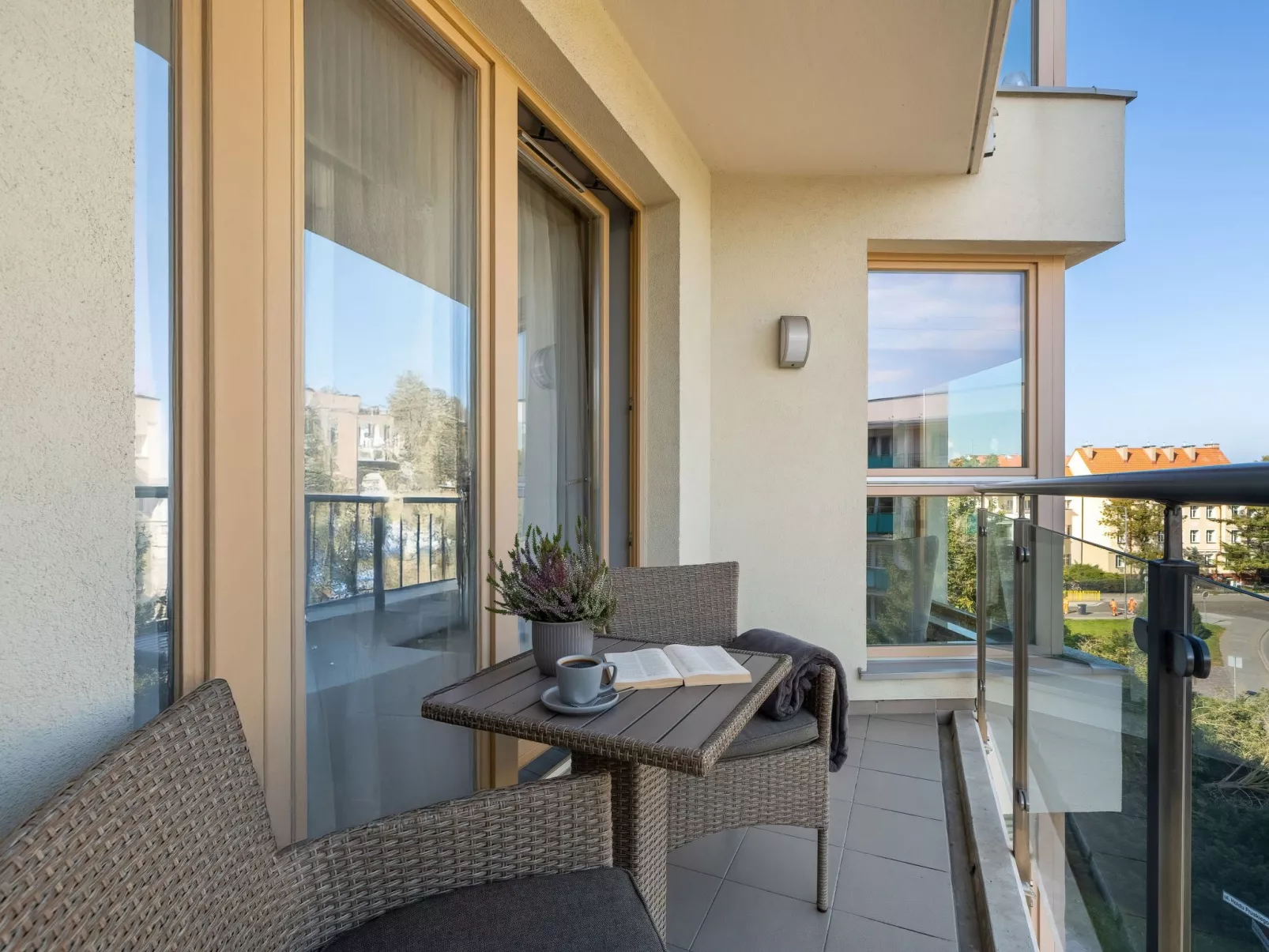 Apartment Ambria III-Image-tags.info