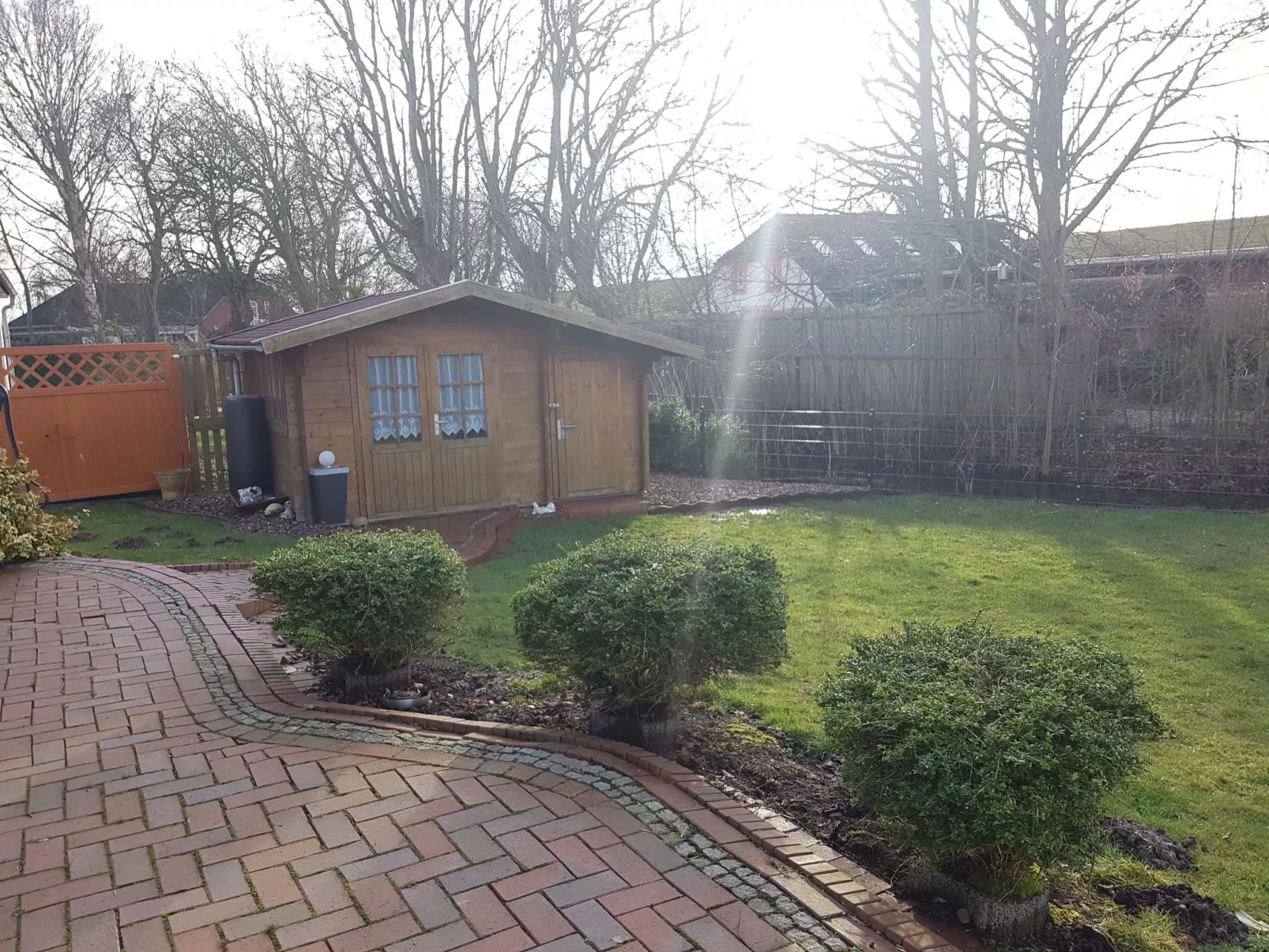 E13 Ferienhaus mit Garten, Terrasse und Deichbli-Outside