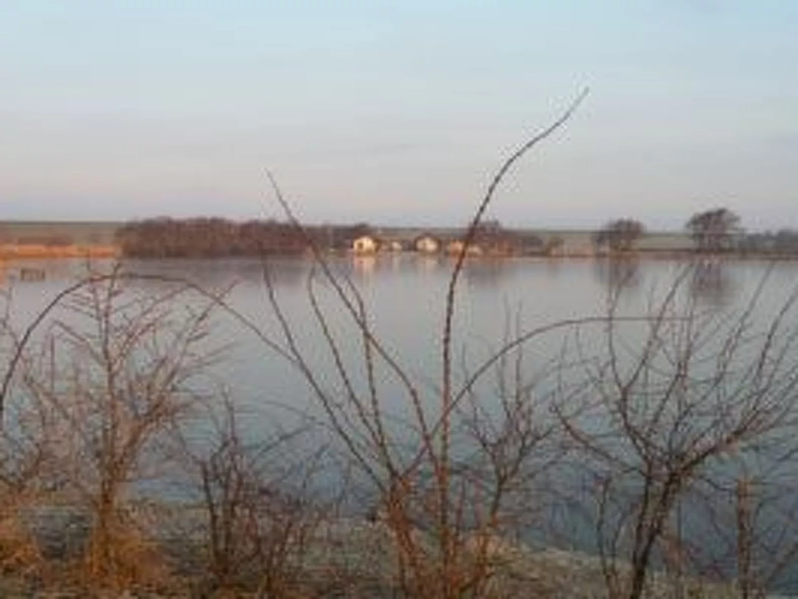 J10 Eingefriedetes Ferienhaus in Eckwarderhörne - Dehors