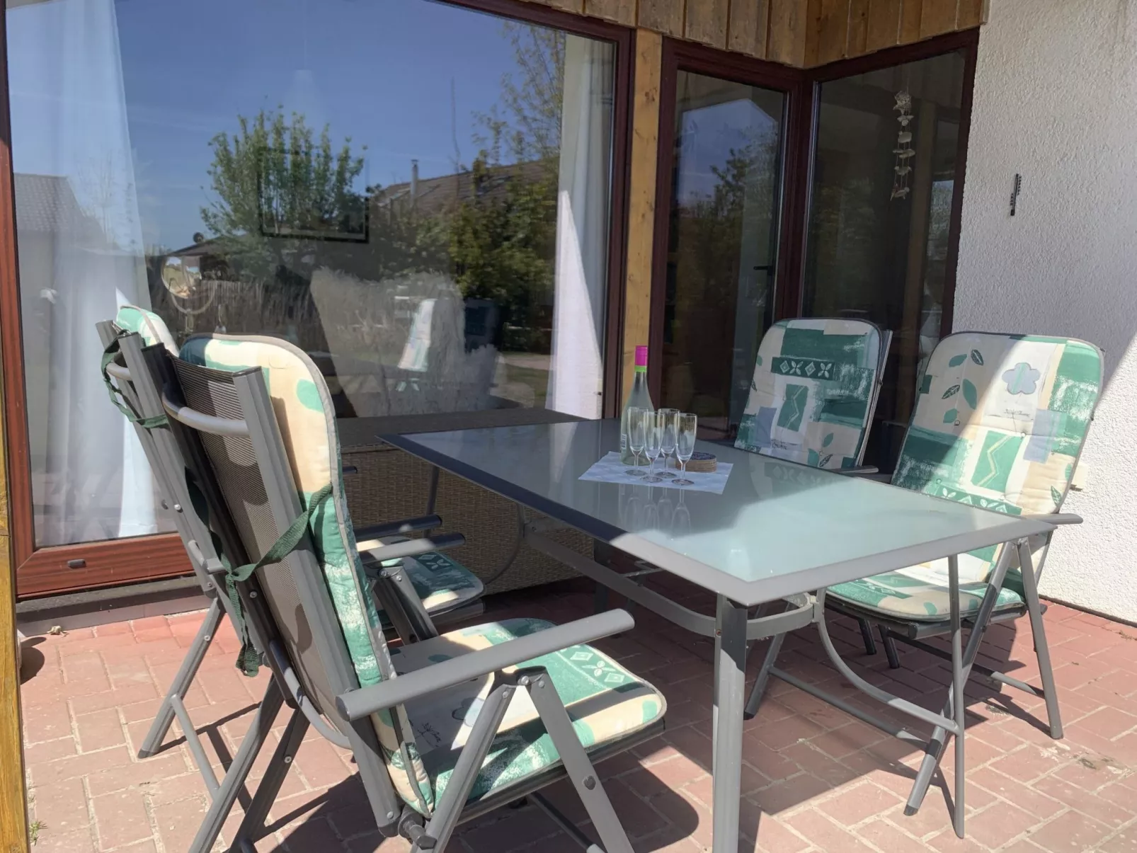 M1 Ferienhaus mit Garten, Terrasse und Carport-Dehors