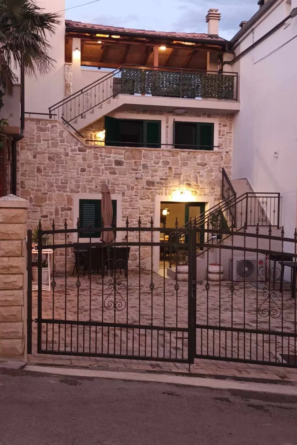 Jacuzzi Haus-Draußen