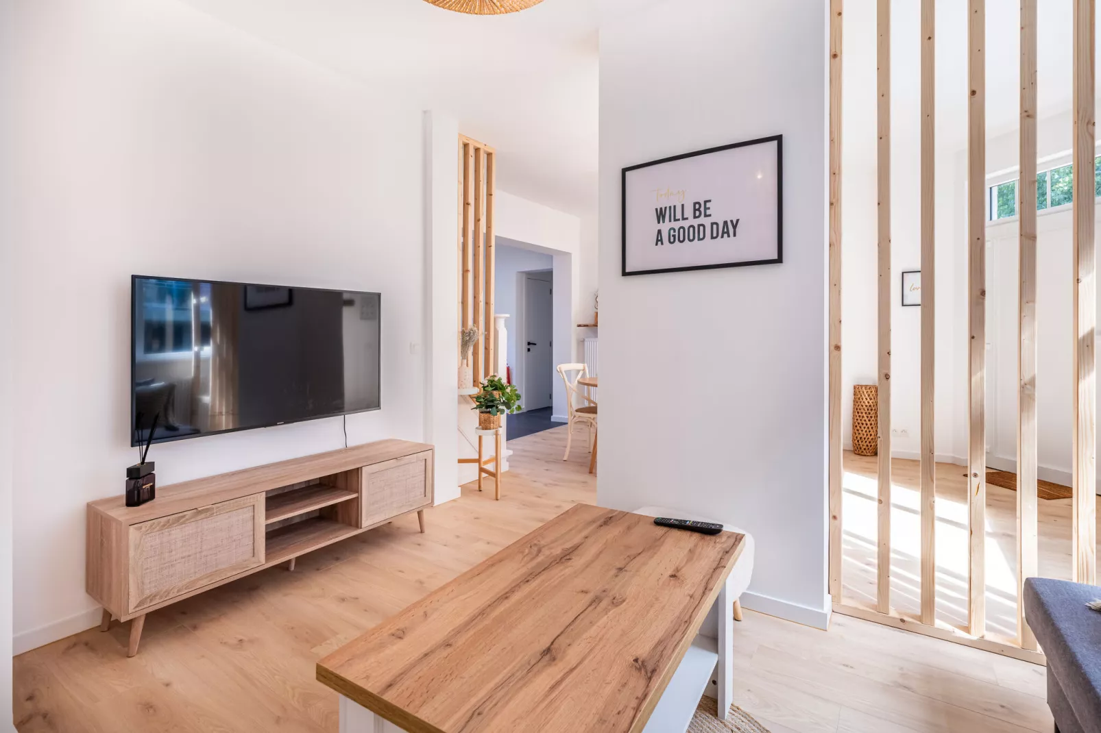 Fibi Home-Living room