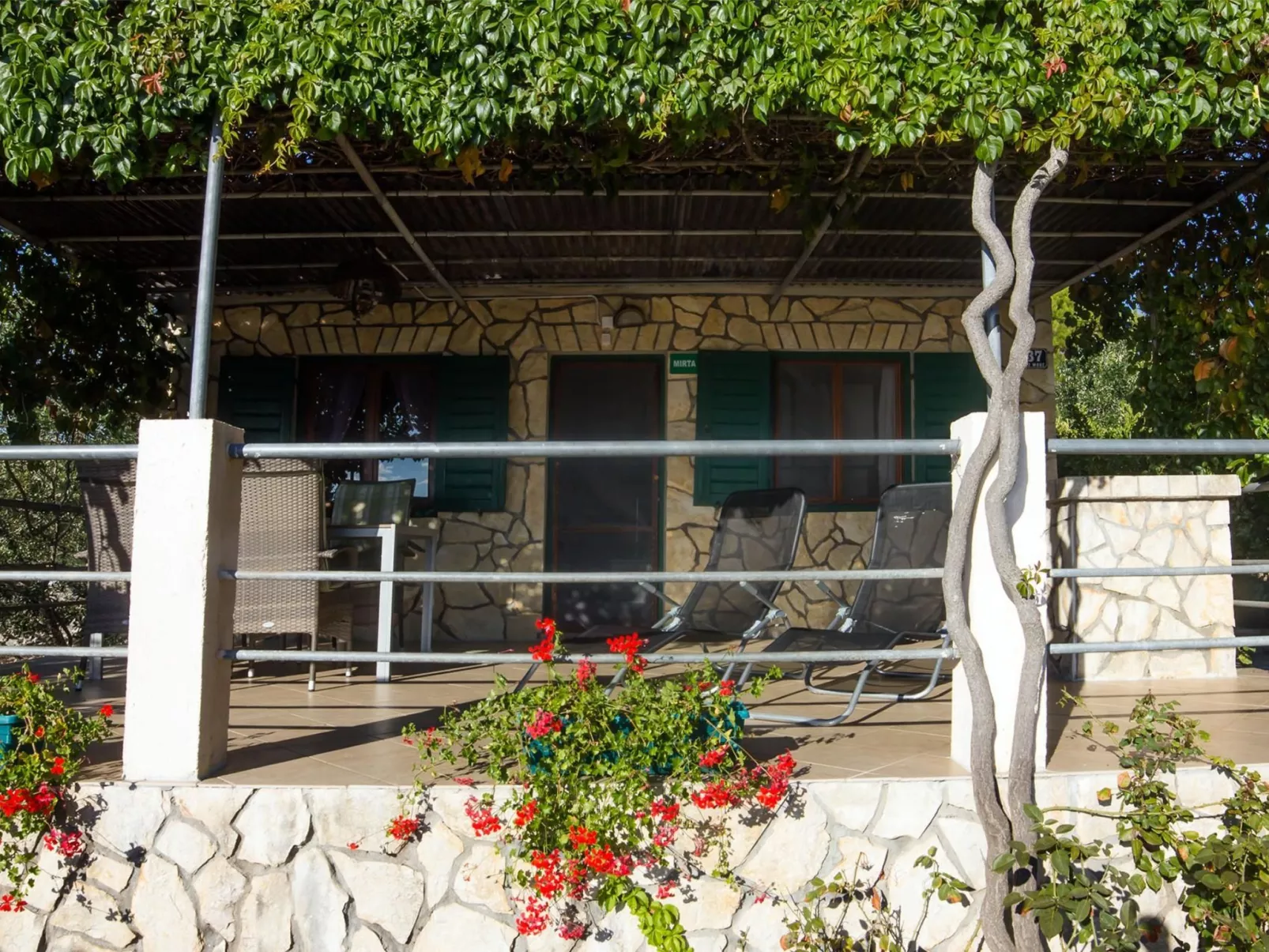 "Mirta" direkt am Strand-Draußen