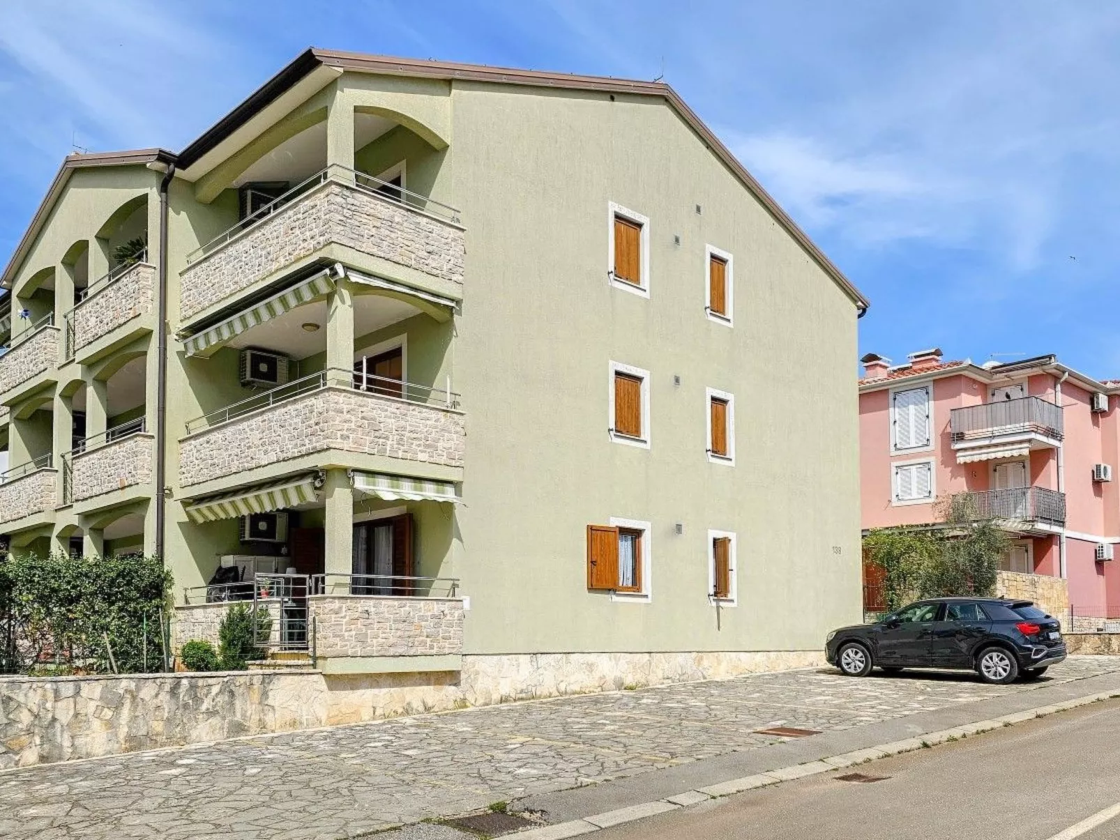 "Fabiola" mit Balkon - Draußen