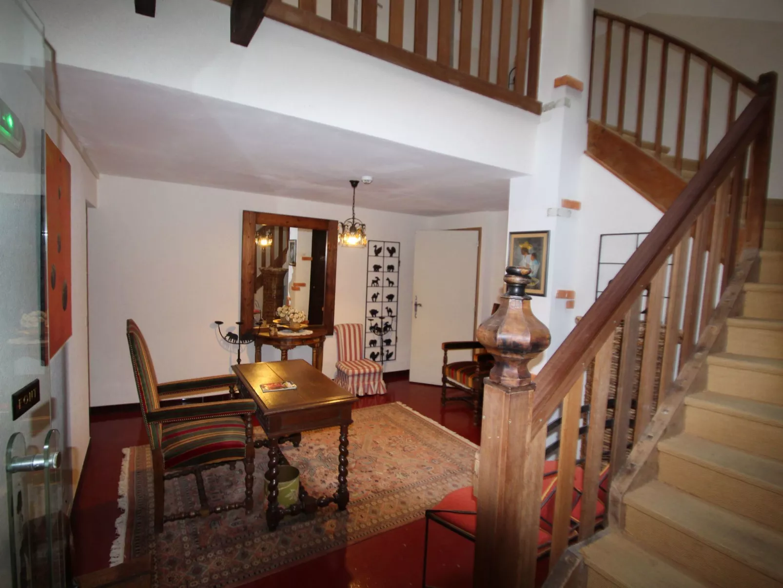 "Le Grenier" mit Pool-Drinnen