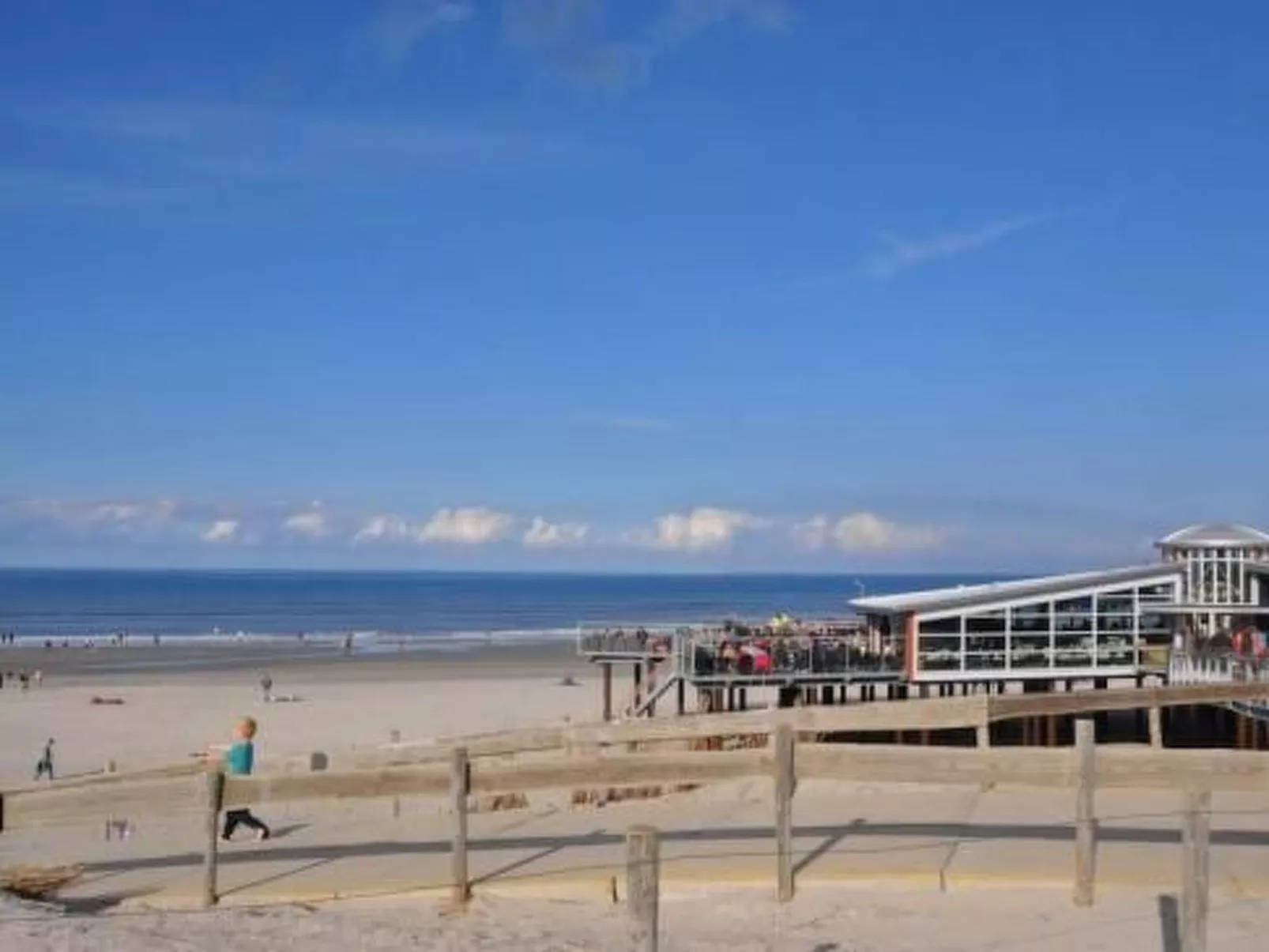 Strandnahes Chalet mit überdachter Veranda-Dehors