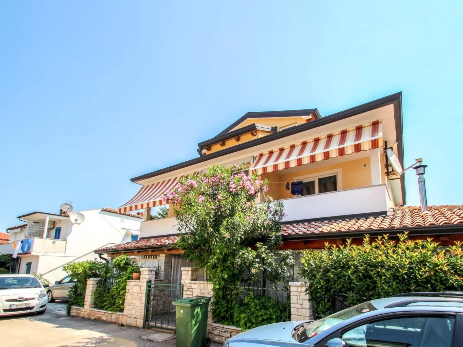 Wohnung "Viviana" direkt am Strand - Dehors