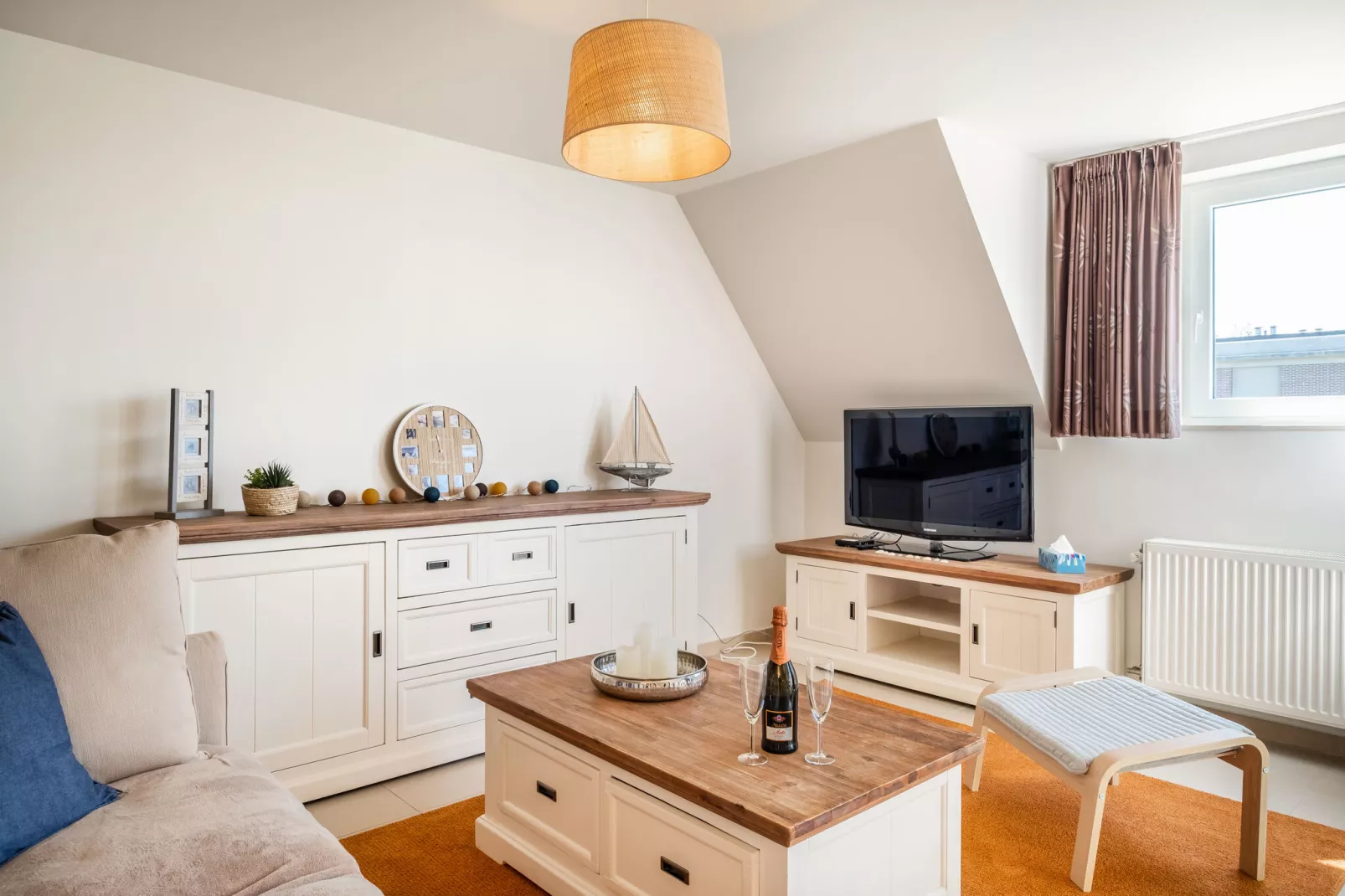 Alisee App 303-Living room