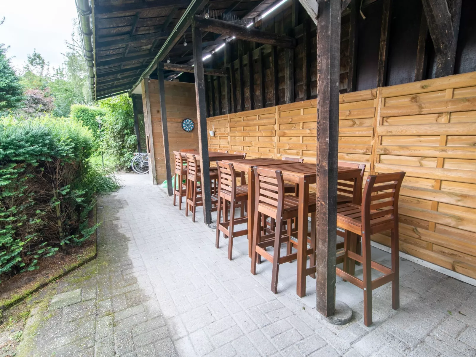 Gemütliches Haus mit eingezäuntem Garten-Outside