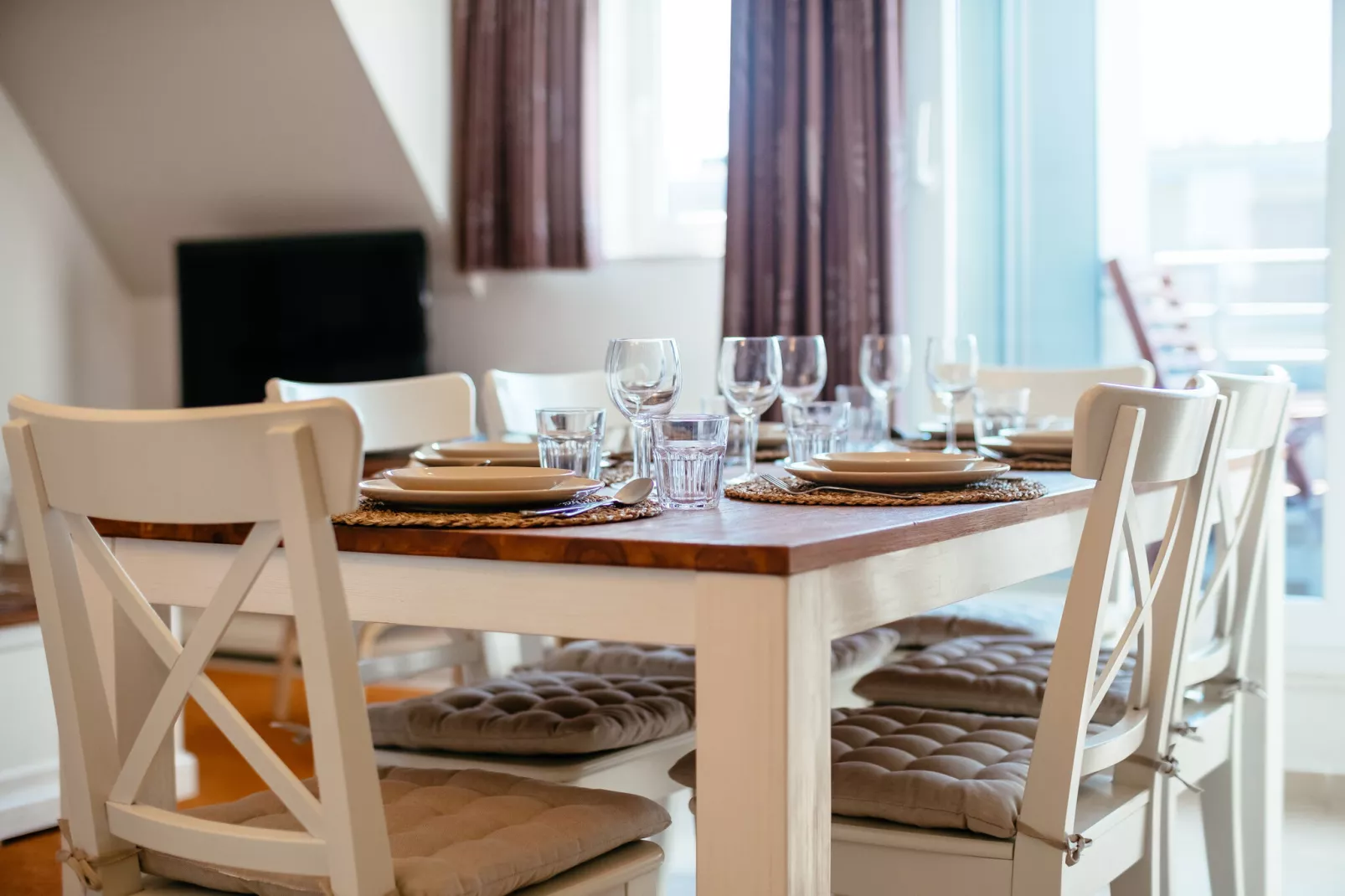Alisee App 303-Dining room