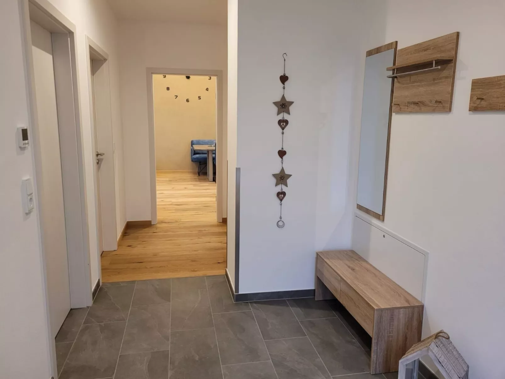 Appartement mit Balkon-Drinnen