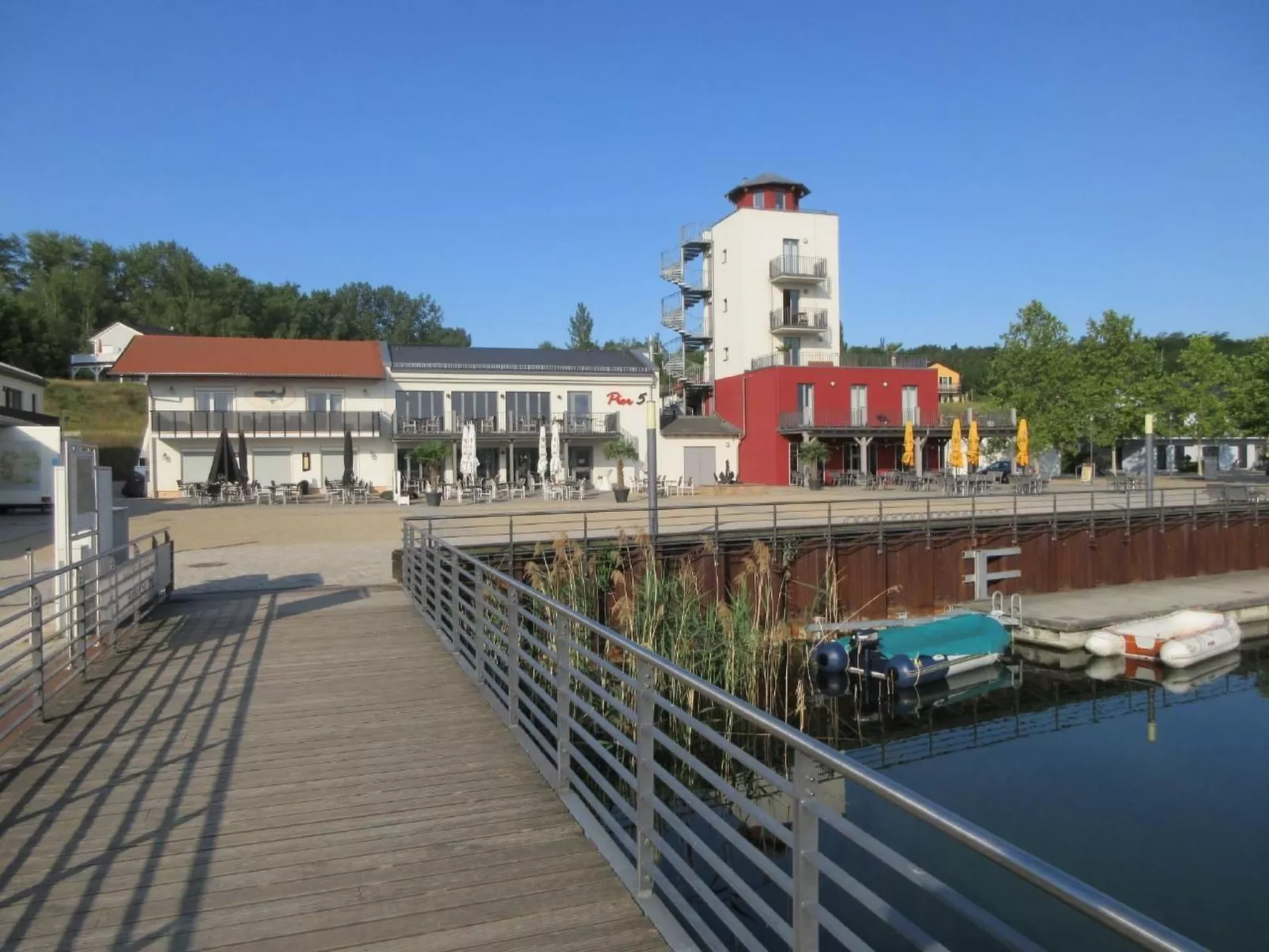 Seehaus Arielle mit Wassergrundstück-Draußen