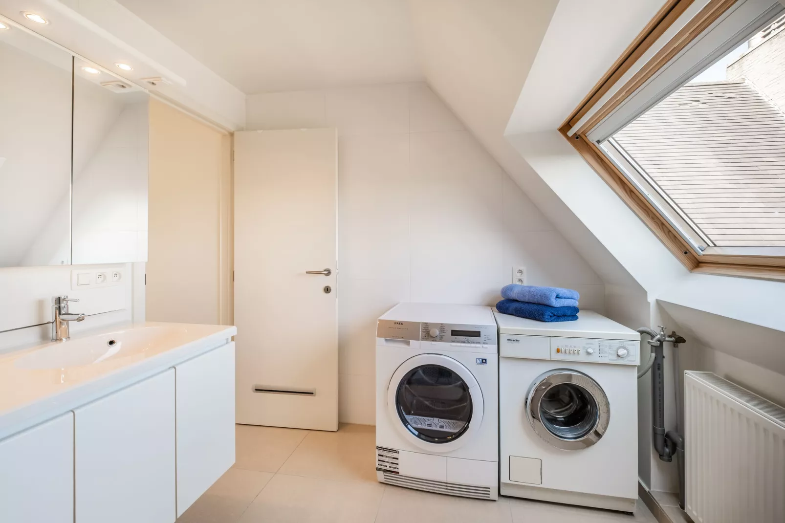 Alisee App 303-Bathroom