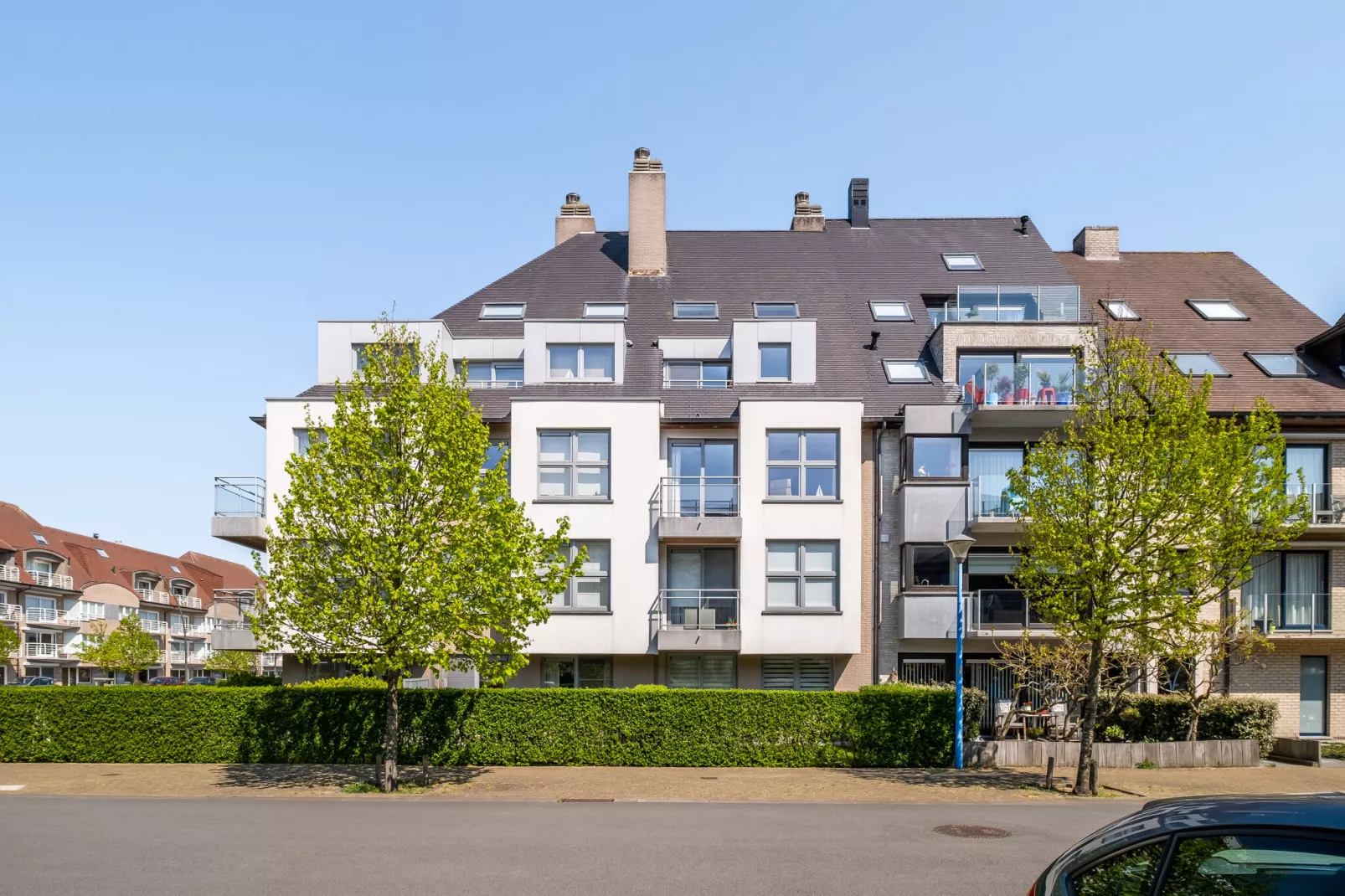 Alisee App 303-Exterior summer