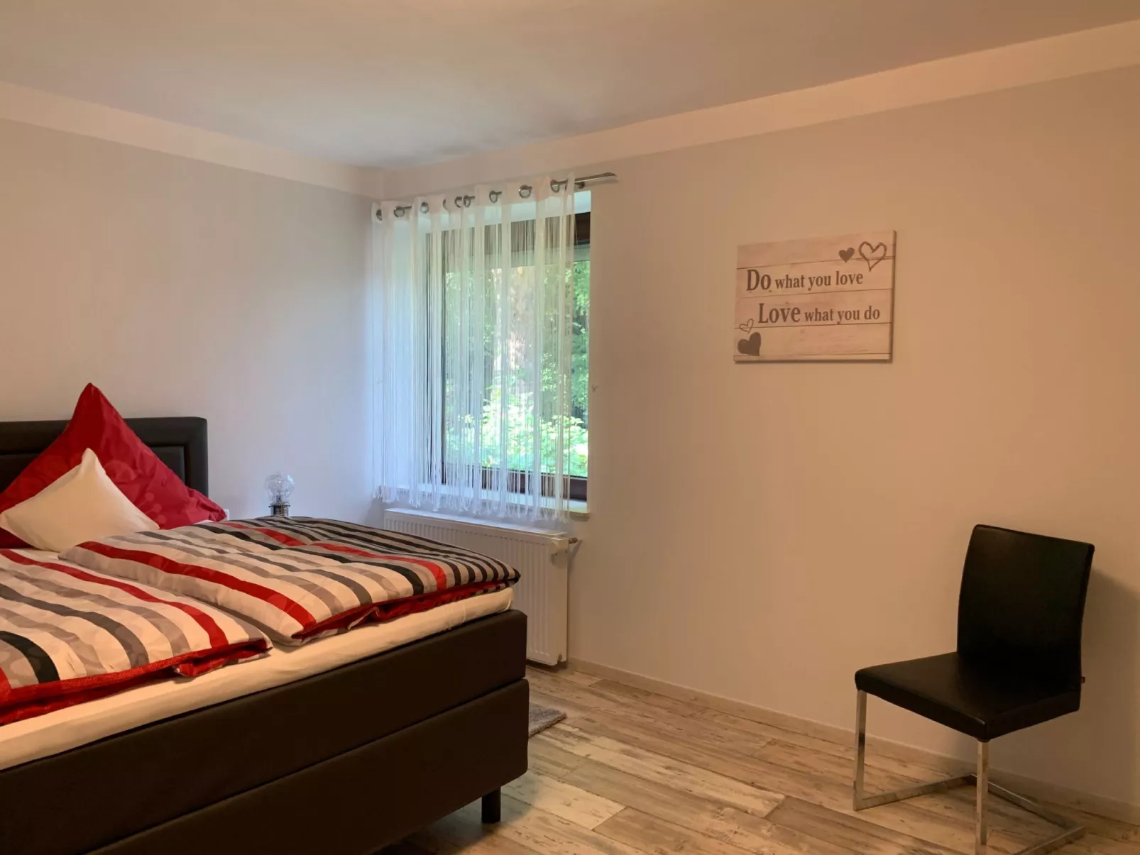 Elbe-Ferienwohnung mit Terrasse nah am Zentrum-Drinnen