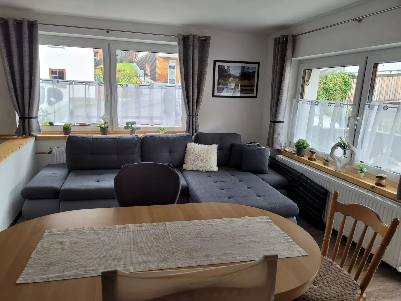 Bergwiese mit Balkon-Inside