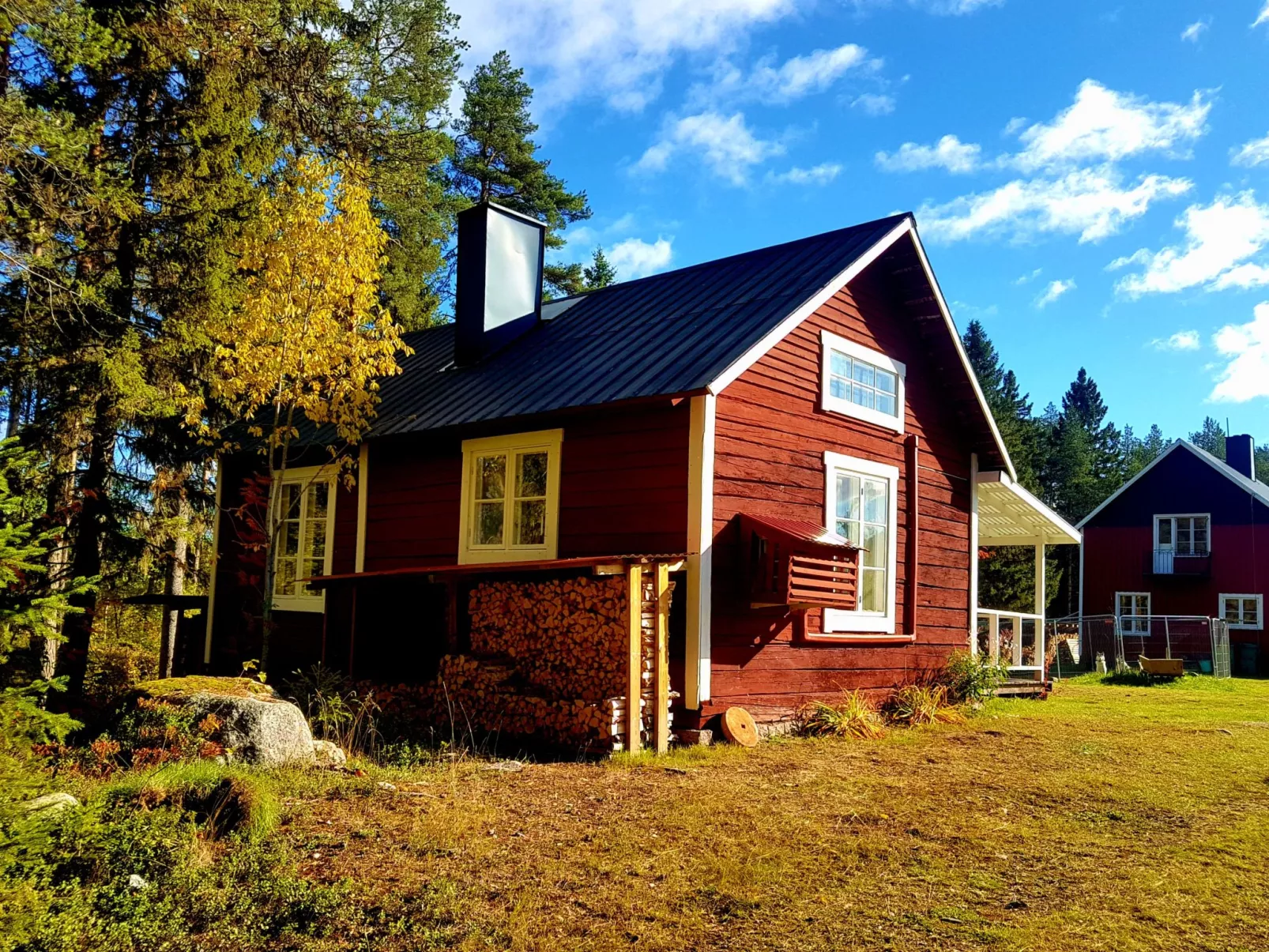 Charmantes Ferienhaus in der Wildnis Lapplands-Dehors
