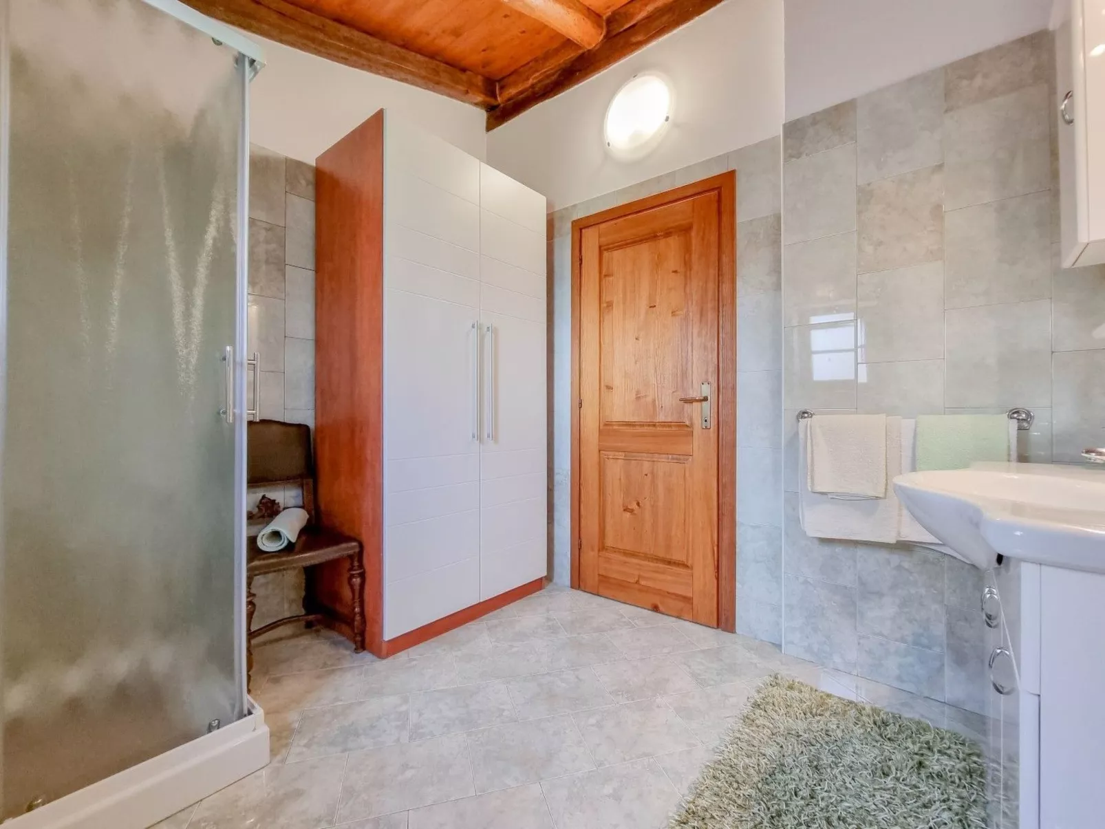 "Ariana" direkt am Strand-Inside