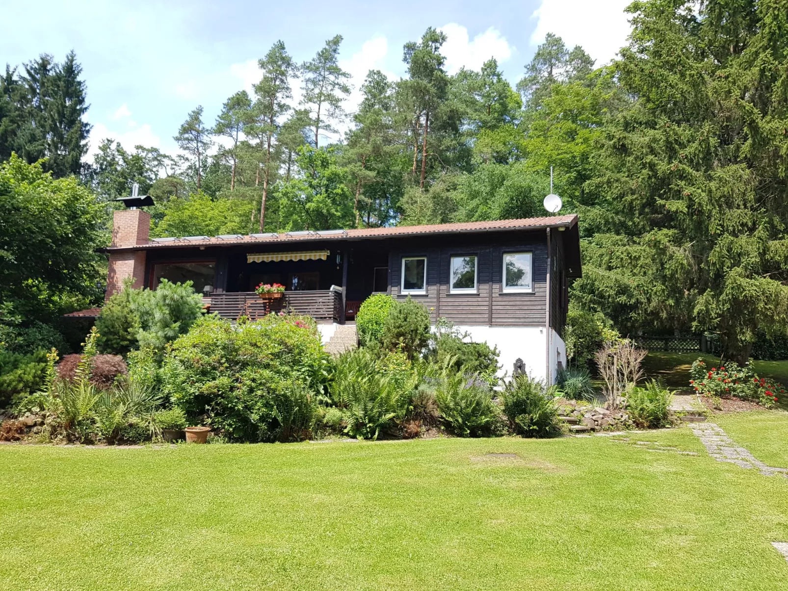 Ferienvilla mit eigener Sauna-Draußen