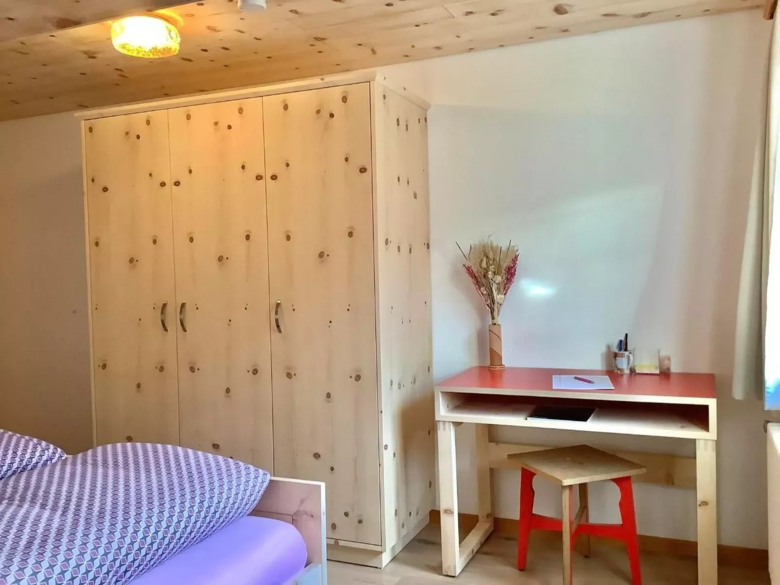 Sonnige 2.5-Zimmer Wohnung an ruhiger Lage-Dedans