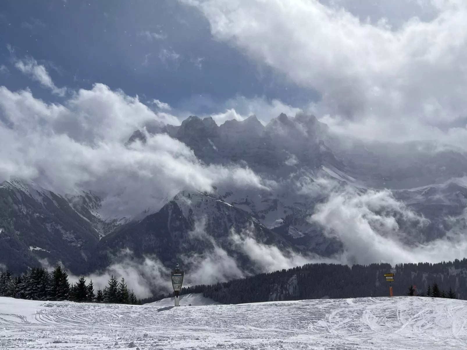 Peak App., Morgins-Image-tags.info