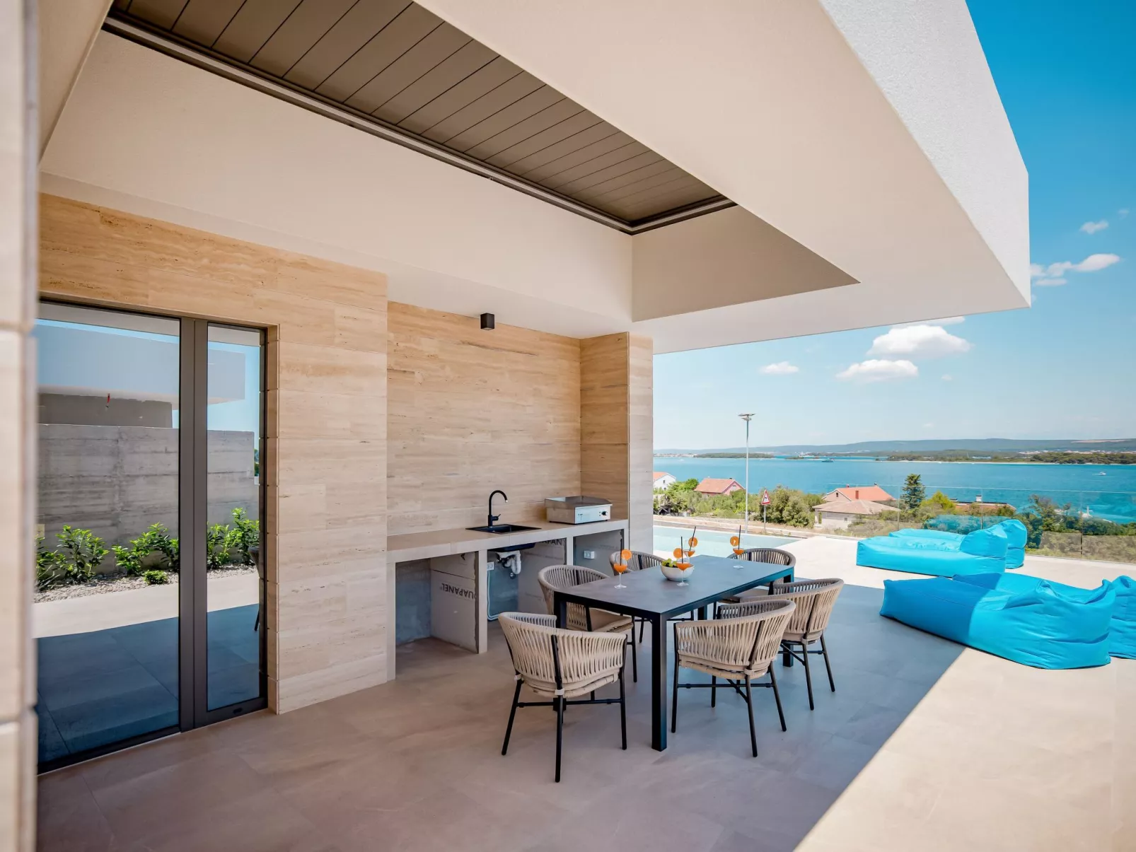 Villa View Pasman-Dedans