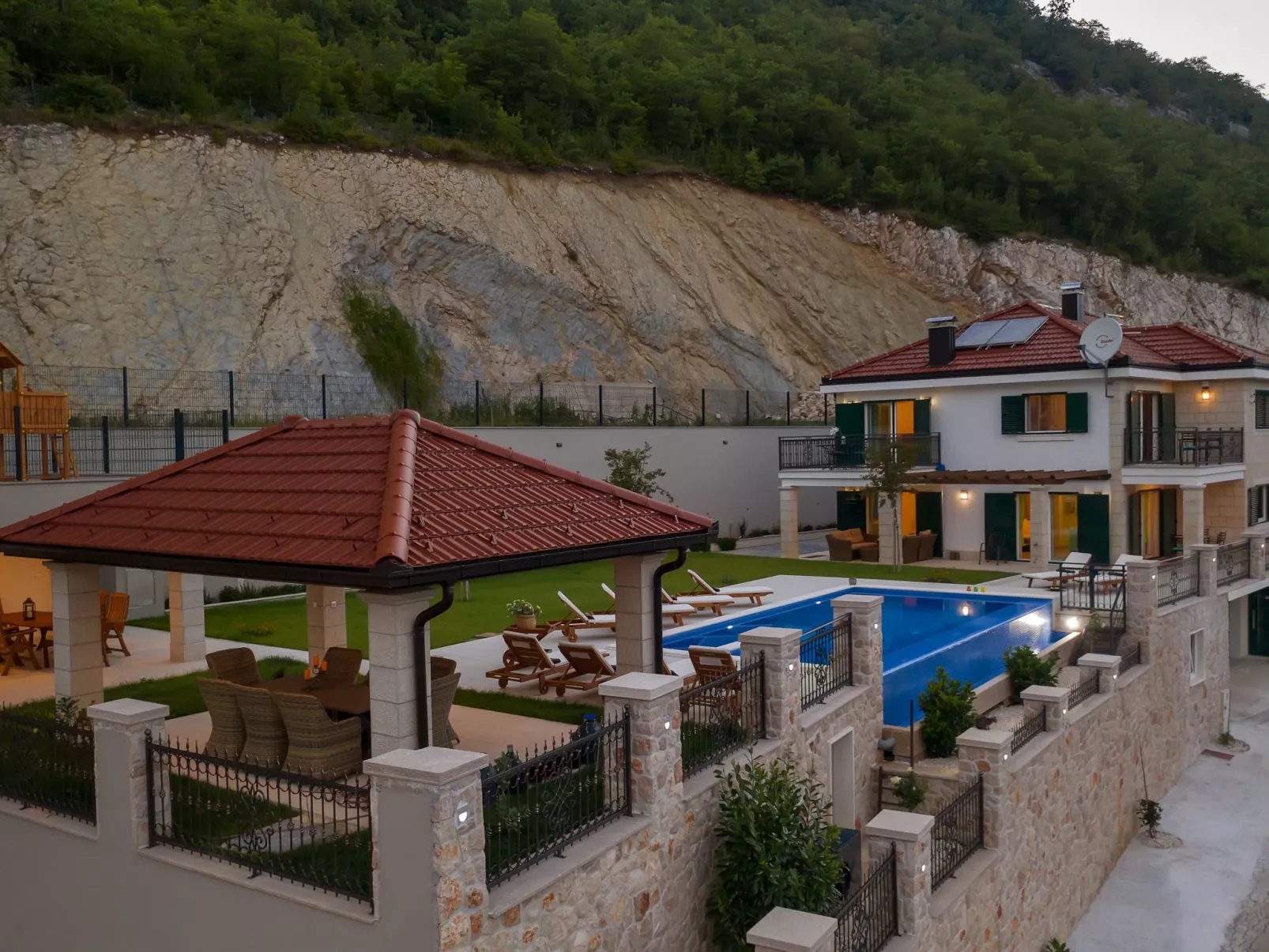 Villa mit Panorama-Dedans