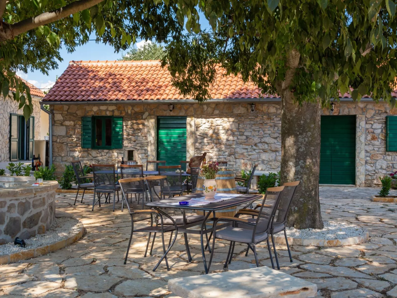 Haus für 11 Personen und 1 Kind in Razvode-Dehors