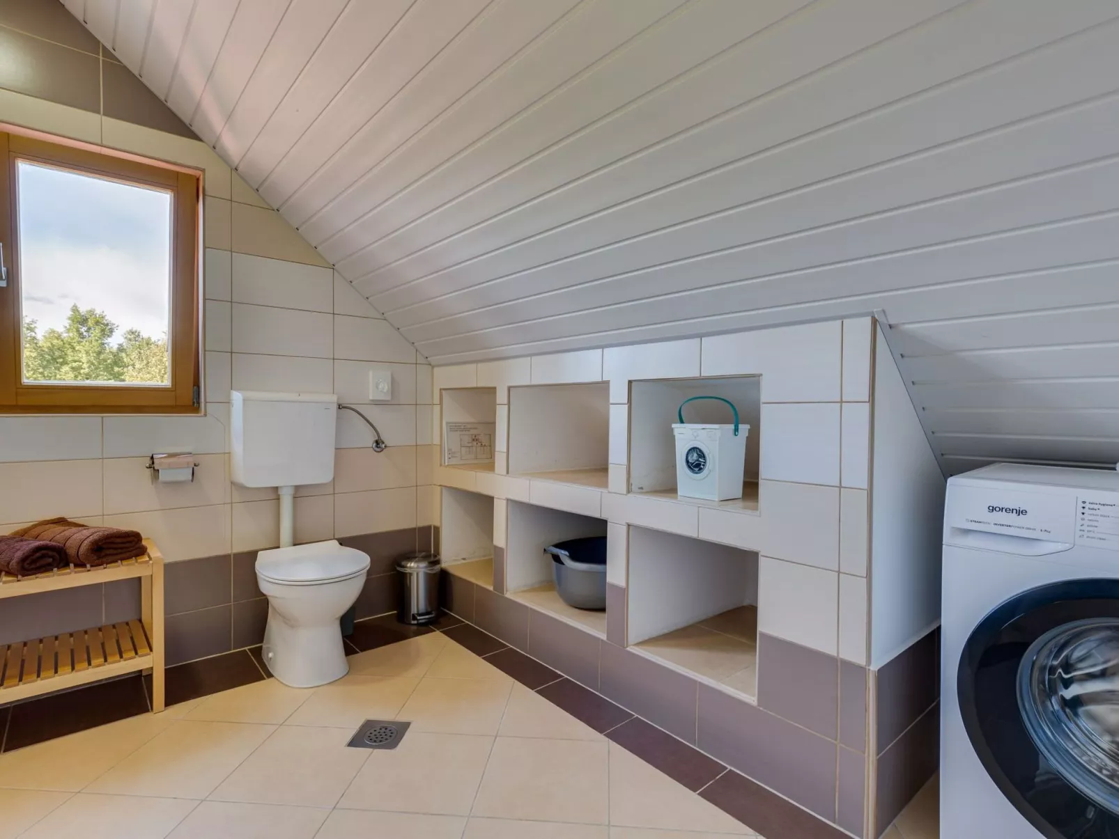 Mala vila Rebeka -großer SwimmingPool-Dedans