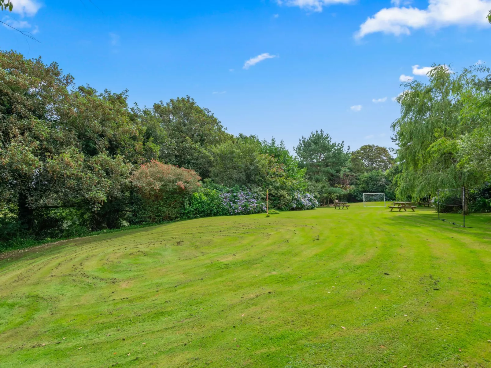 Idyllisches Landhaus mit wunderschönem Garten-Draußen