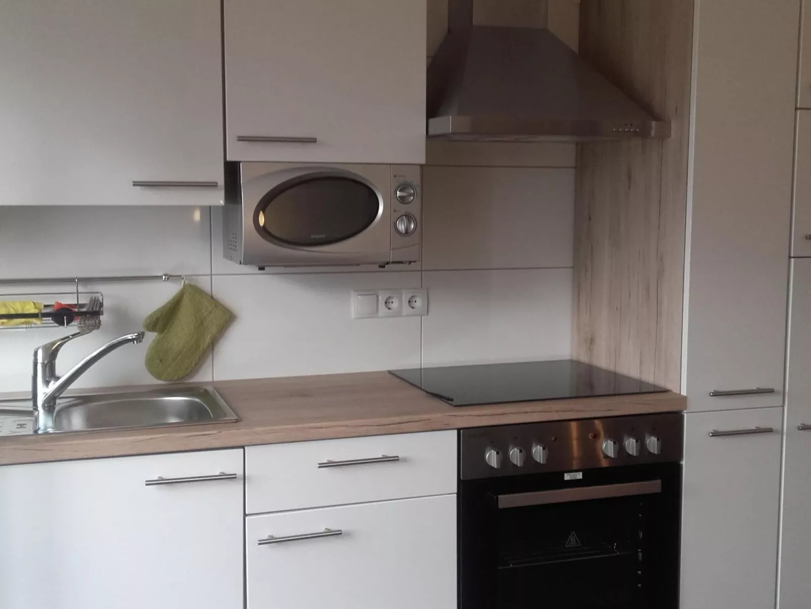 Wohnung mit großer Gartenterrasse und Ausblick-Inside