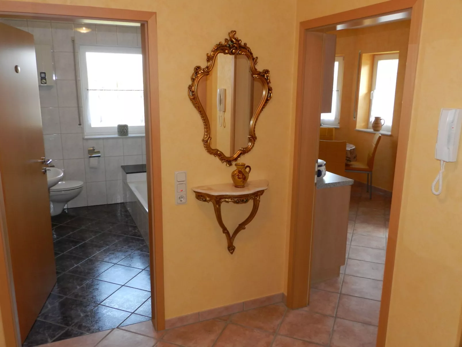 Schöne Ferienwohnung mit Terrasse und Moselblick-Dedans