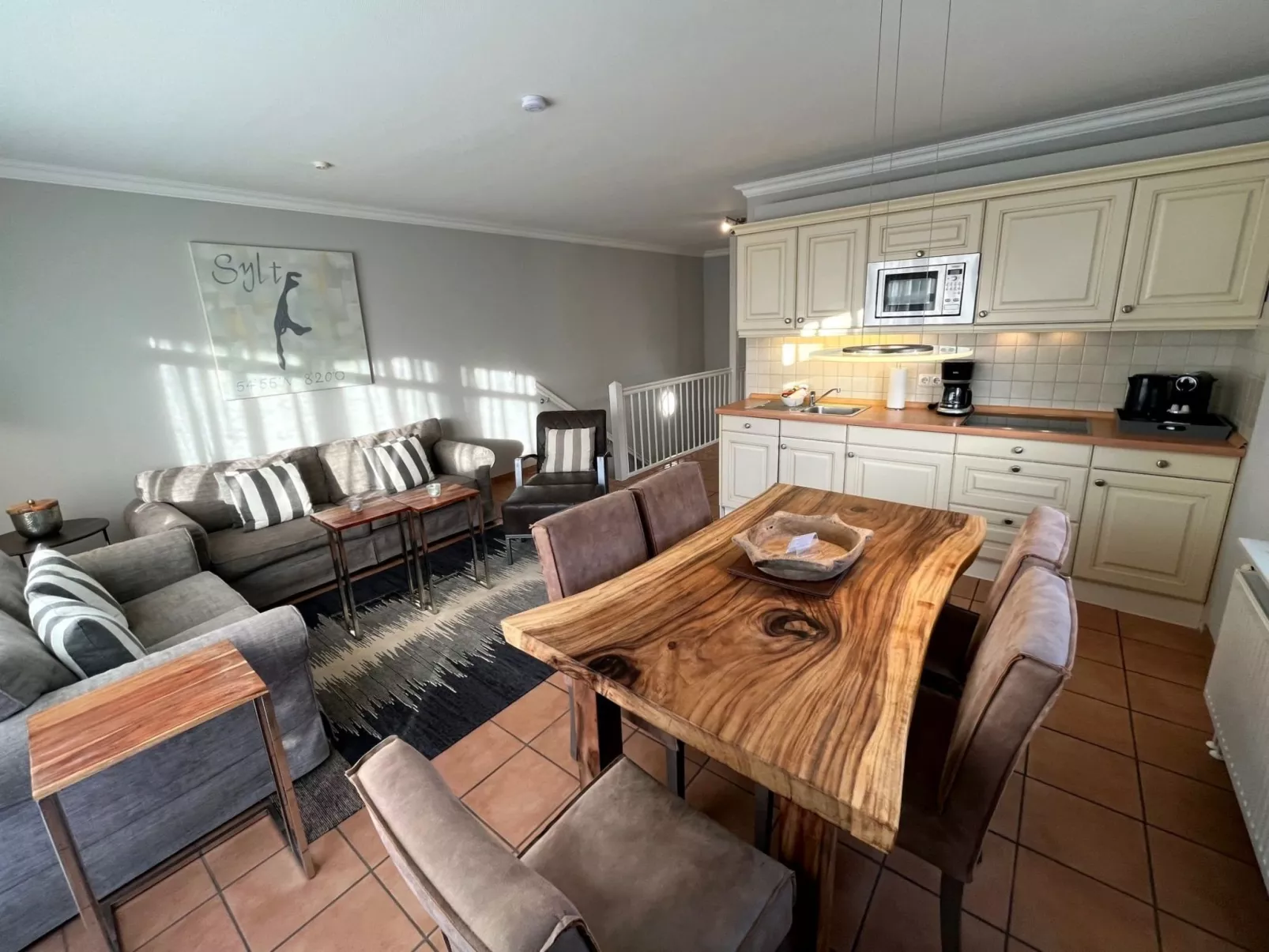 Helle Ferienwohnung mit sonniger Terrasse-Drinnen