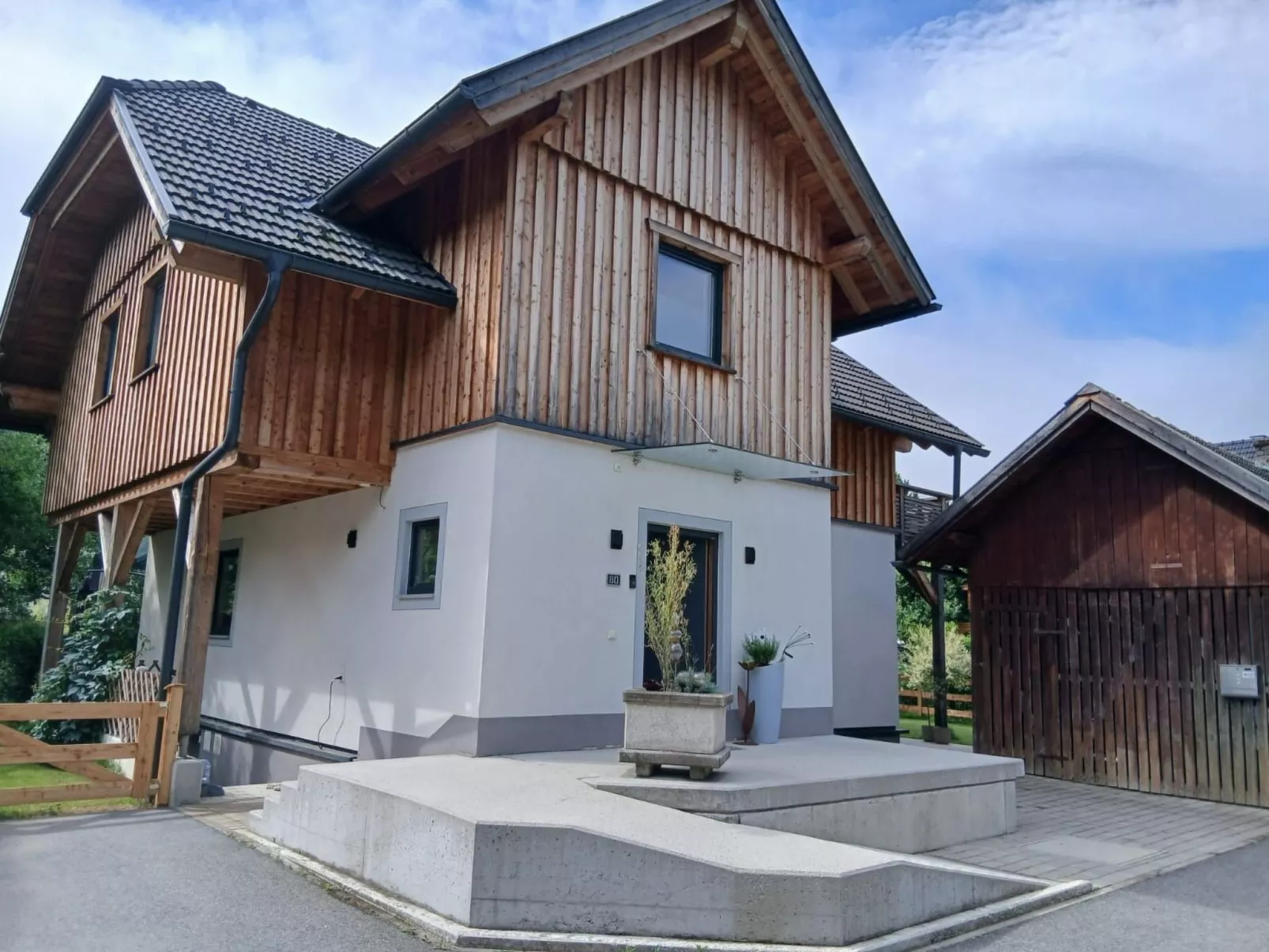 Schönes Ferienhaus-Draußen