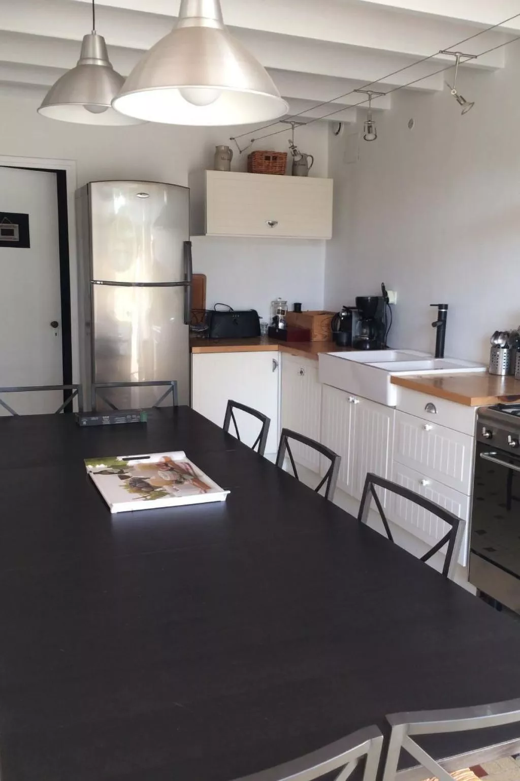 Ferienvilla mit Blick auf das Wasser-Dedans