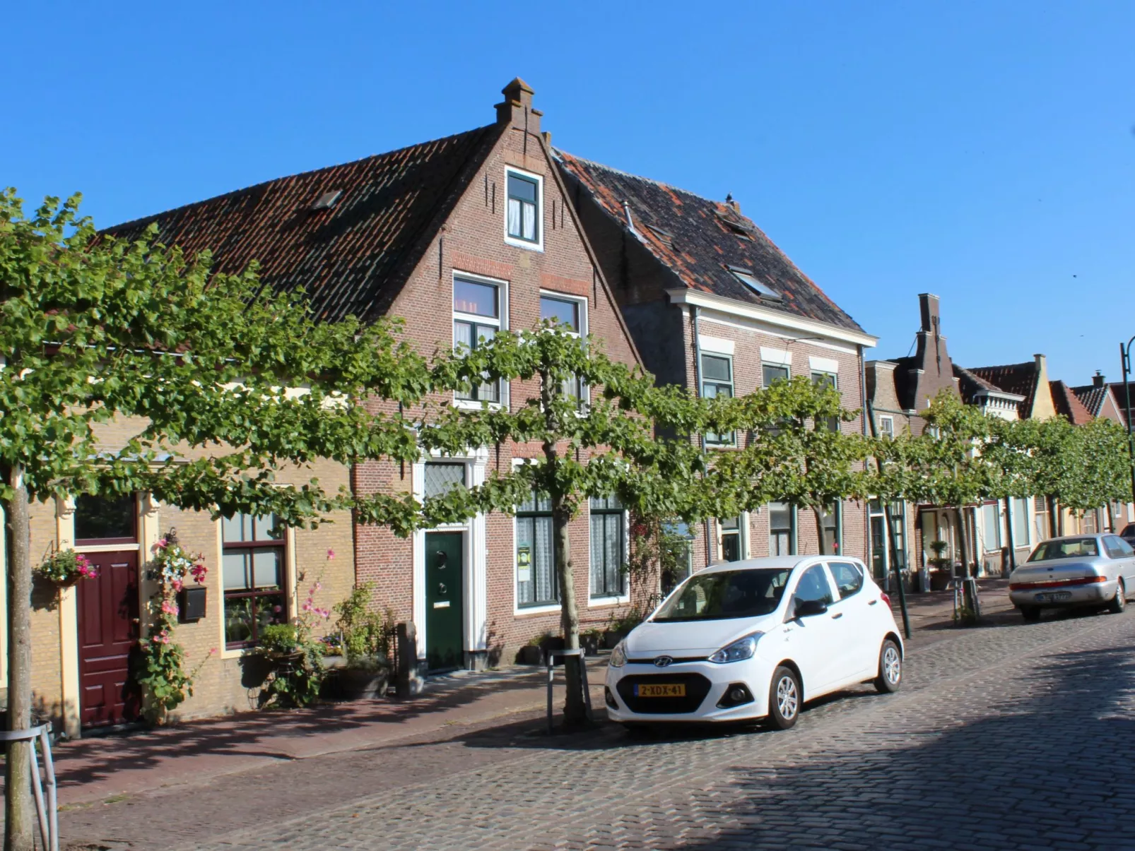 "Buurtweg221" mit Schwimmbad-Draußen