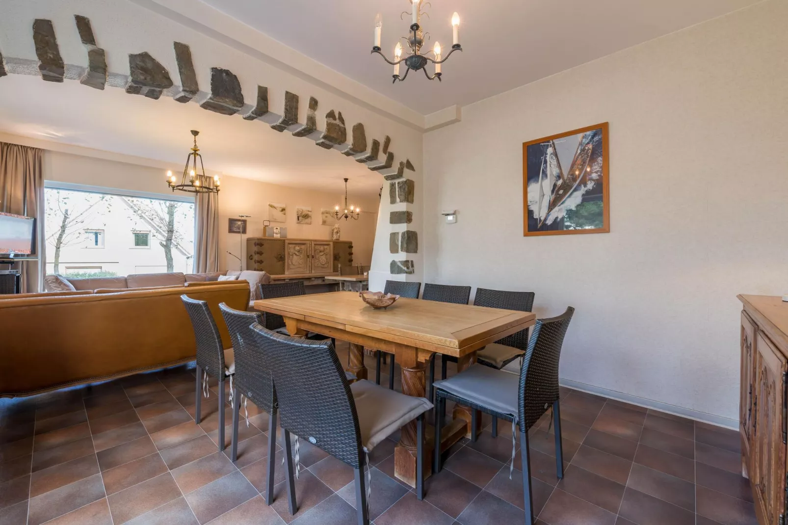 Tamalone-Dining room