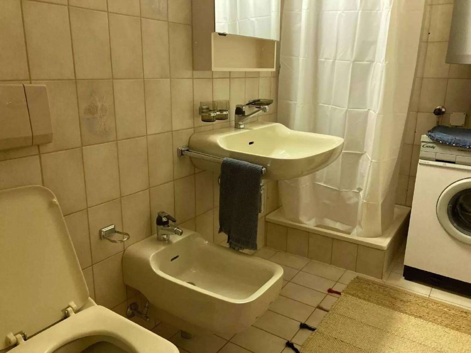 Chesa alb sco'l floc-Dedans