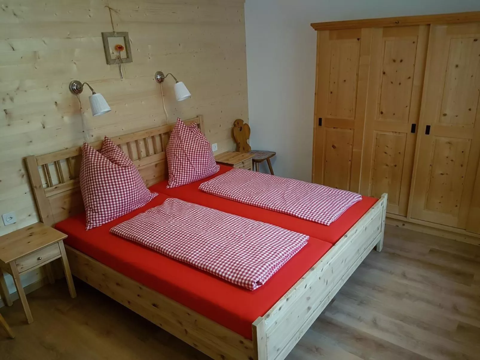 Ferienhaus Stutz Hausteil rechts-Drinnen