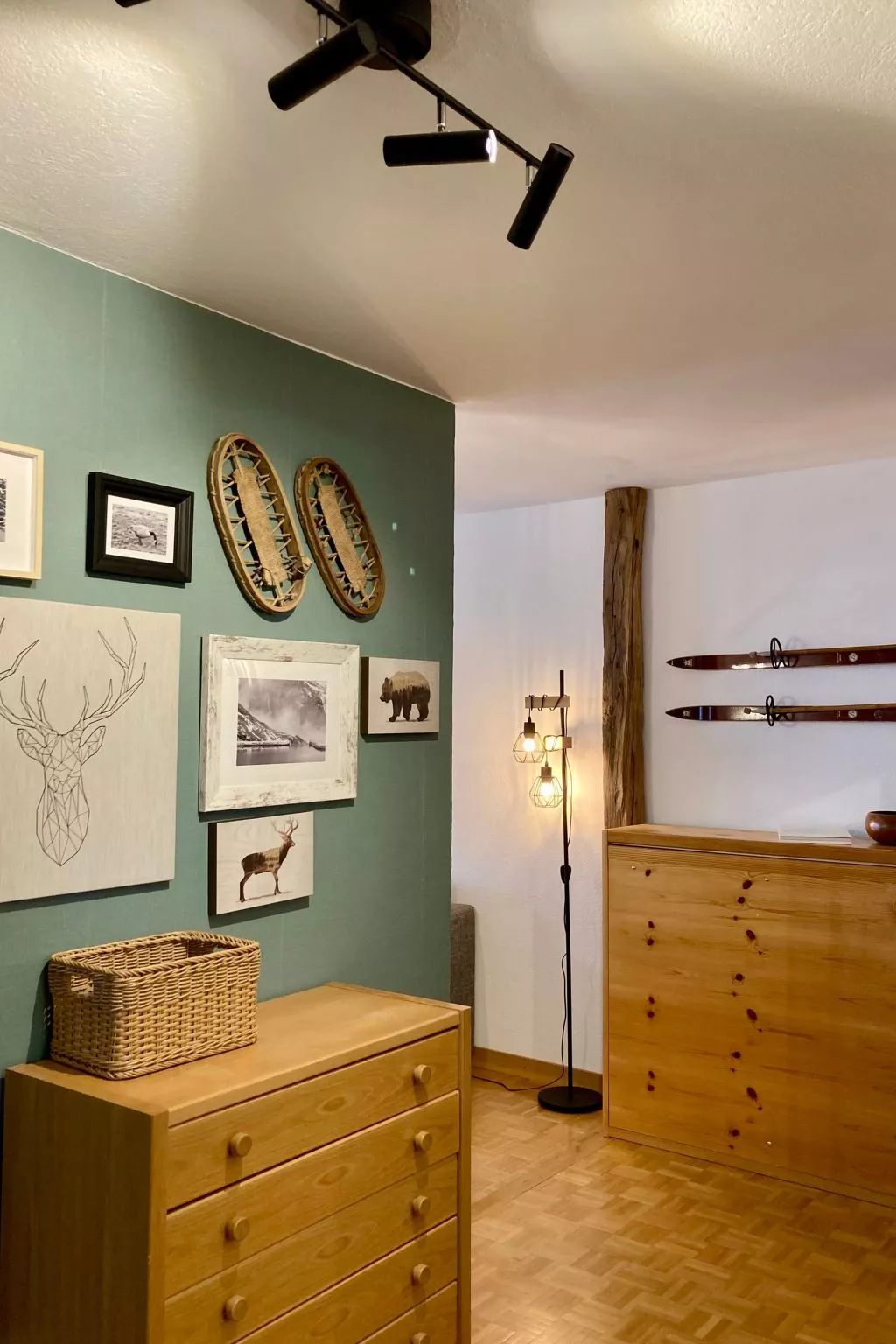 Geräumiges 3.5-Zimmer - Zentral - Balkon - Haus Dala-Dedans