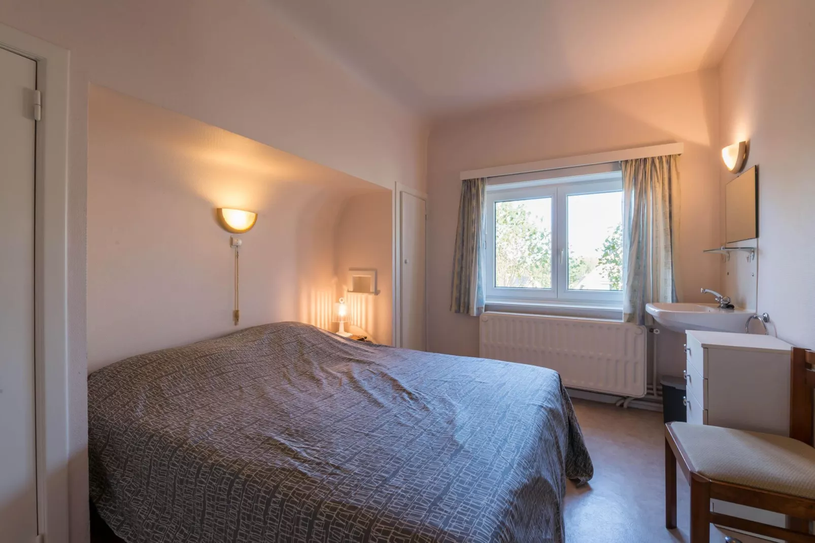 Tamalone-Bedroom