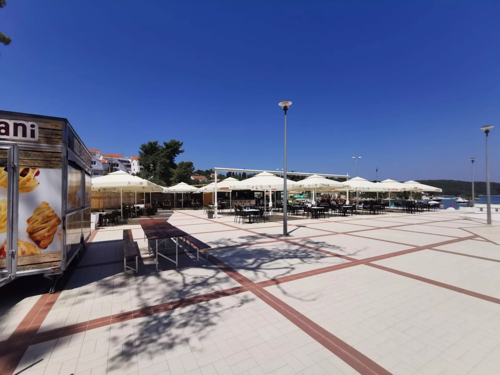 Apartment Bella mit Balkon und Terrasse in Necujam-Outside