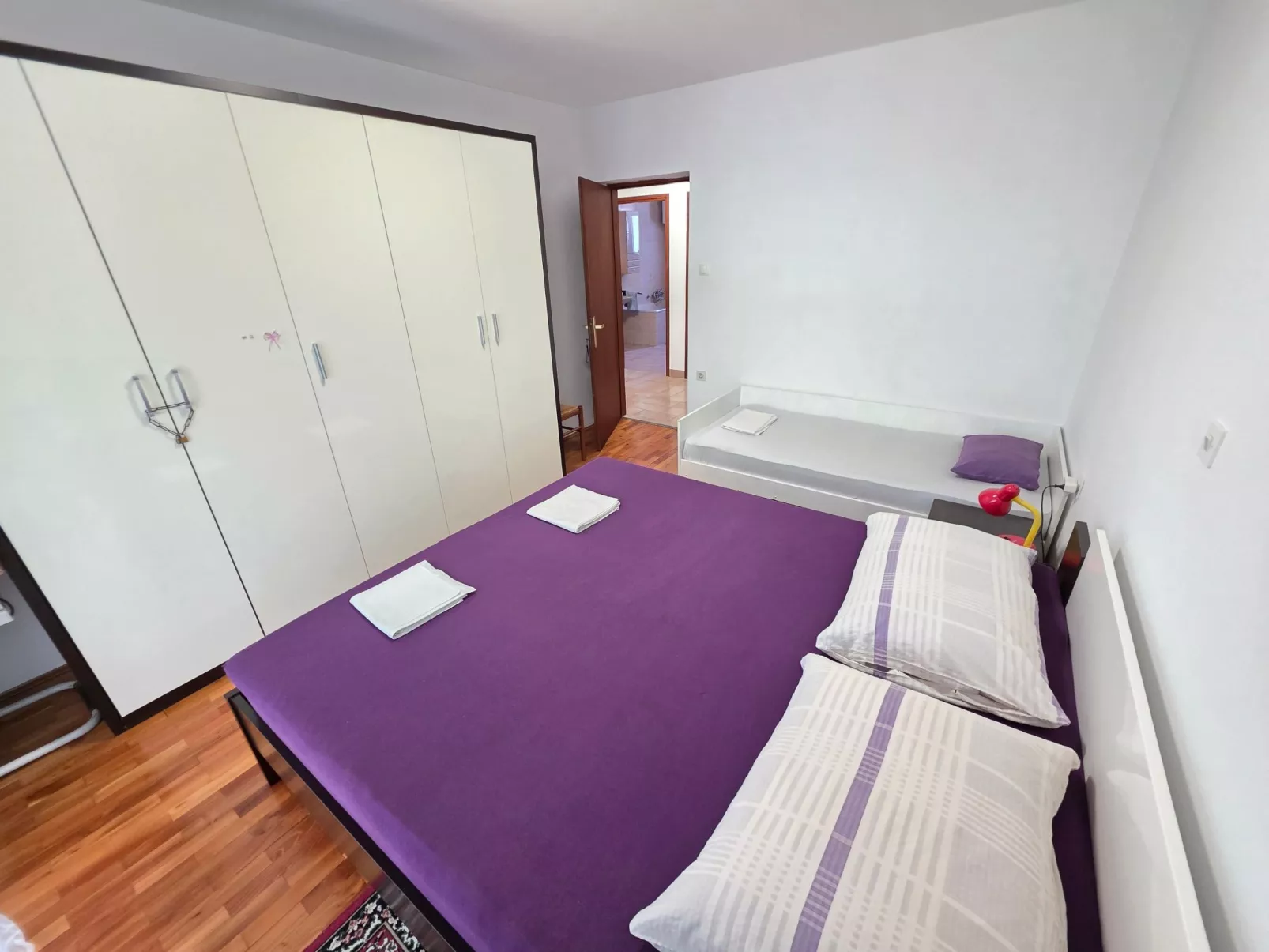 Wohnung im Erdgeschoss mit Terrasse und Grill-Inside