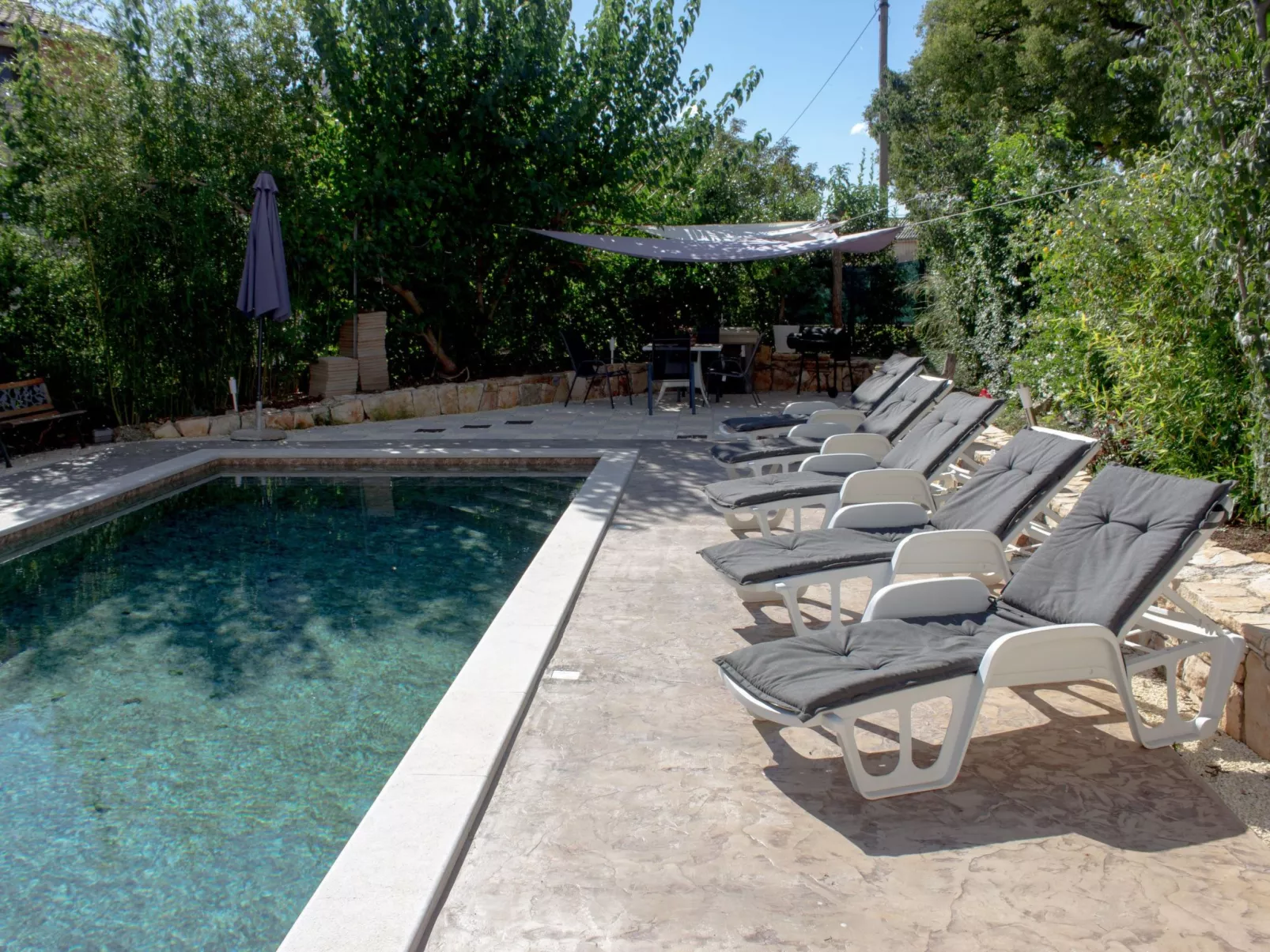 "Eti and Mia" mit Pool-Outside