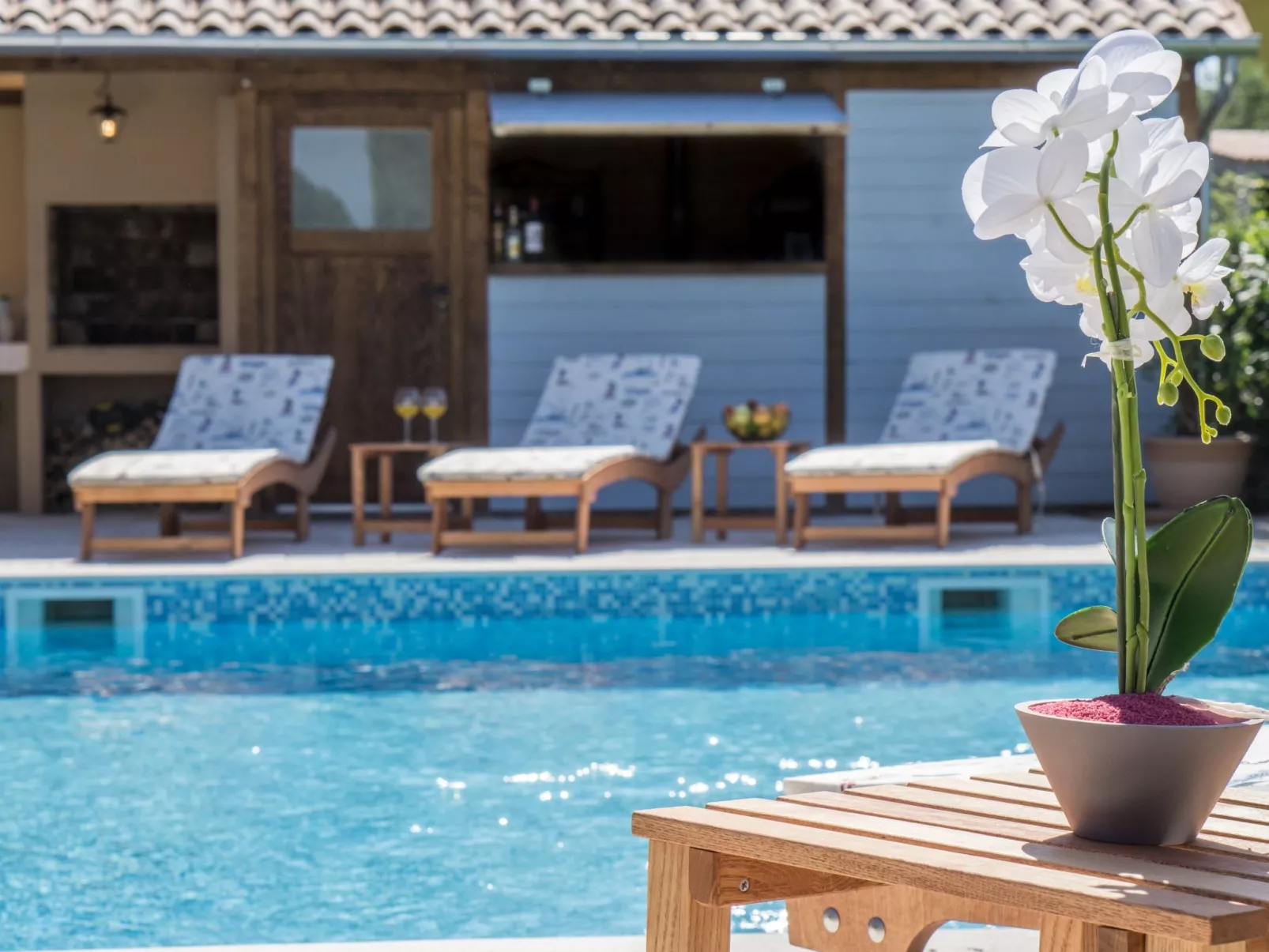 Nettes Ferienhaus in Smoljanci mit Privatem Pool-Draußen