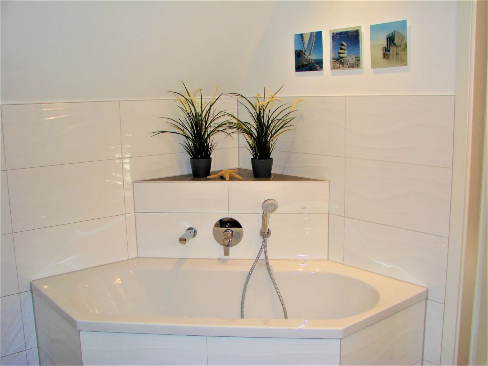 Traumhafte Reetdach-Doppelhaushälfte mit Garten-Drinnen