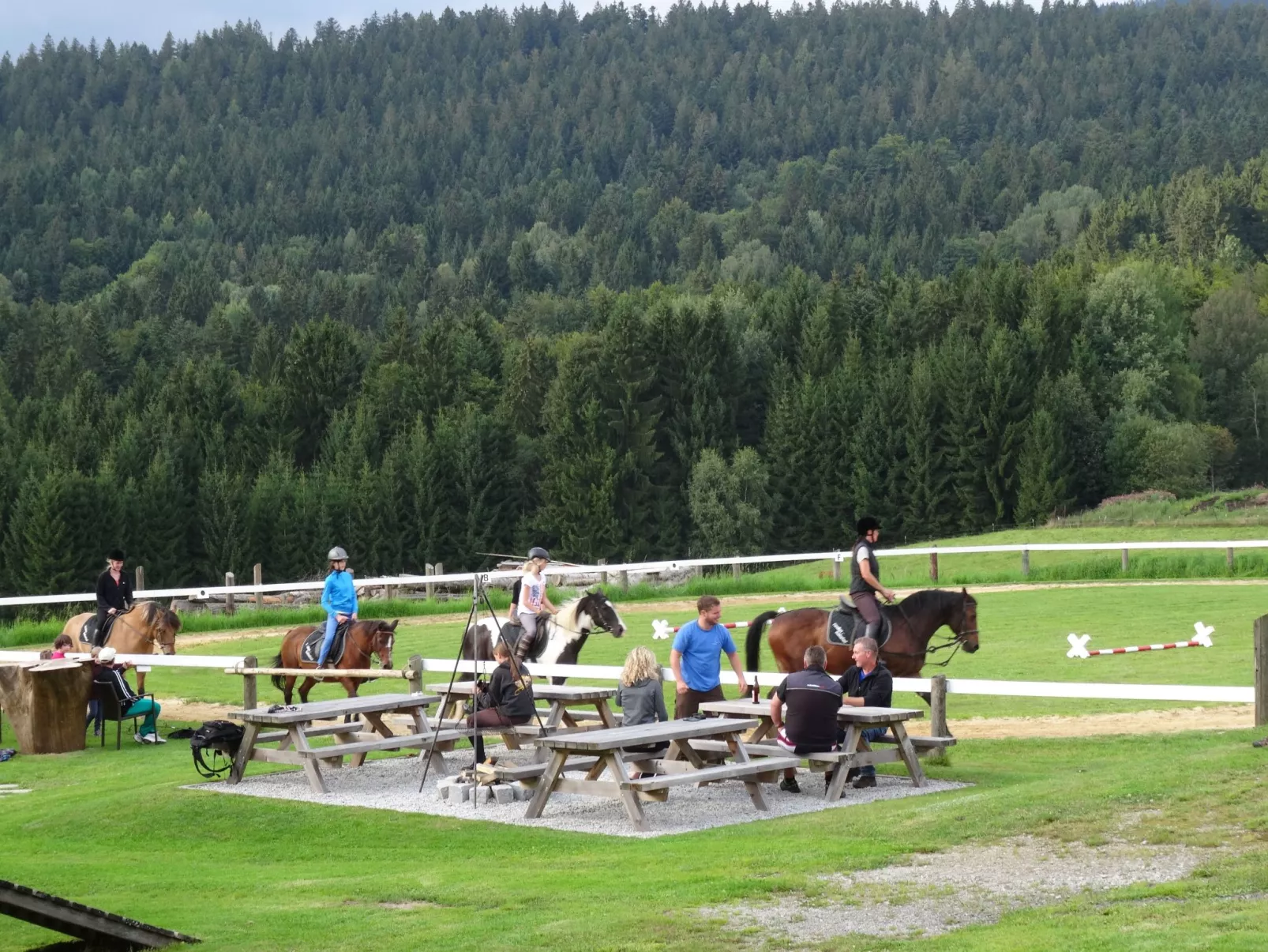 Uriges Blockhaus für 5 Personen-Draußen