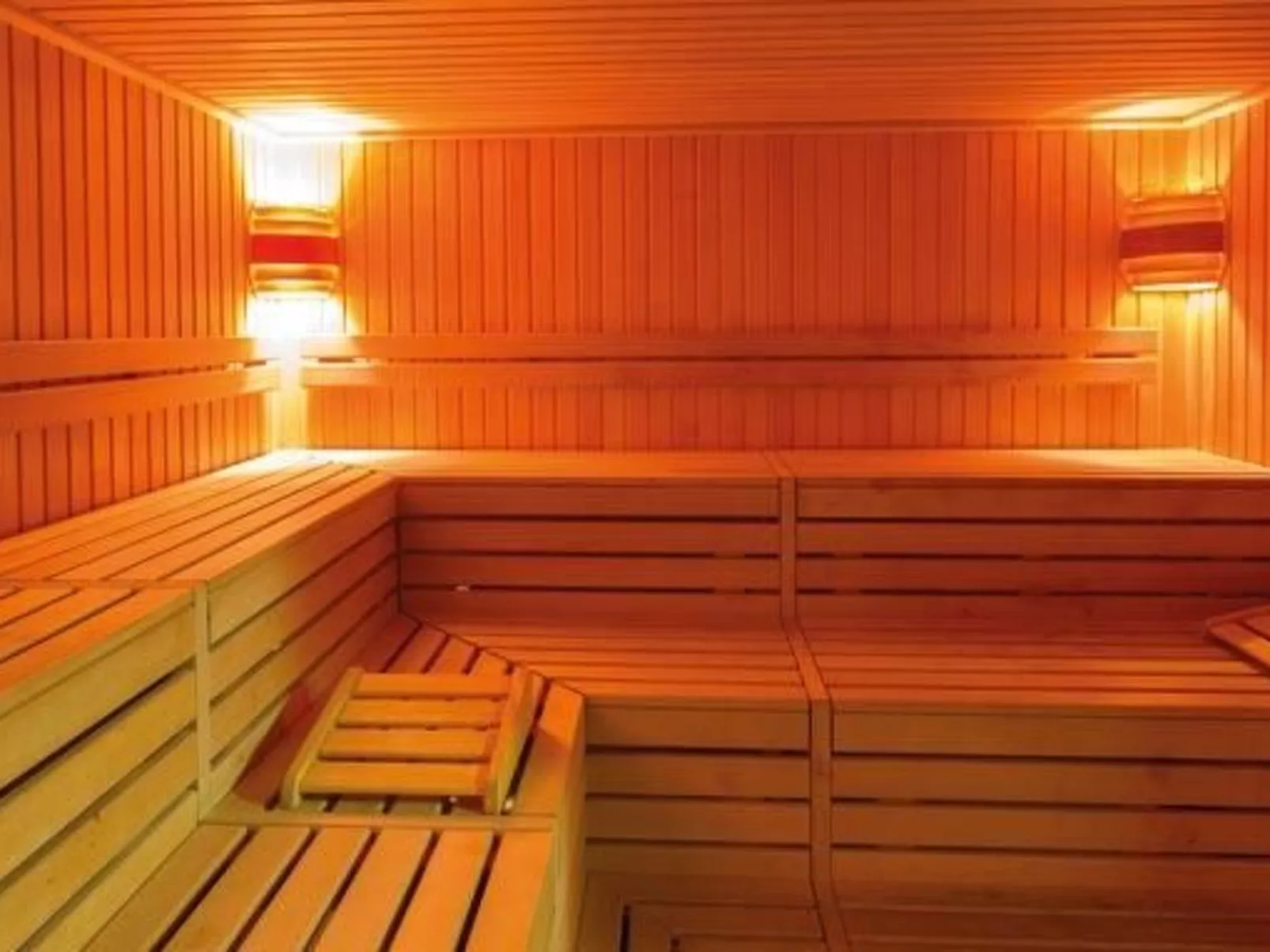 Mit Blick auf das Wasser-Inside