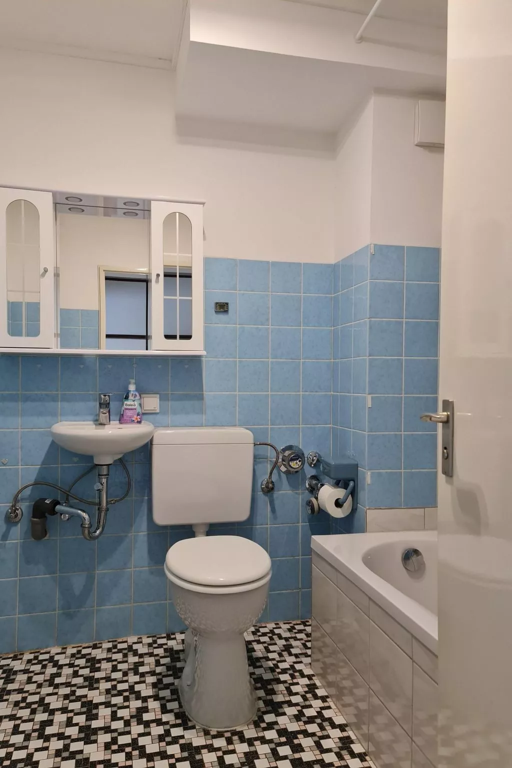 Studio Wohnung Terrassengarten-Inside