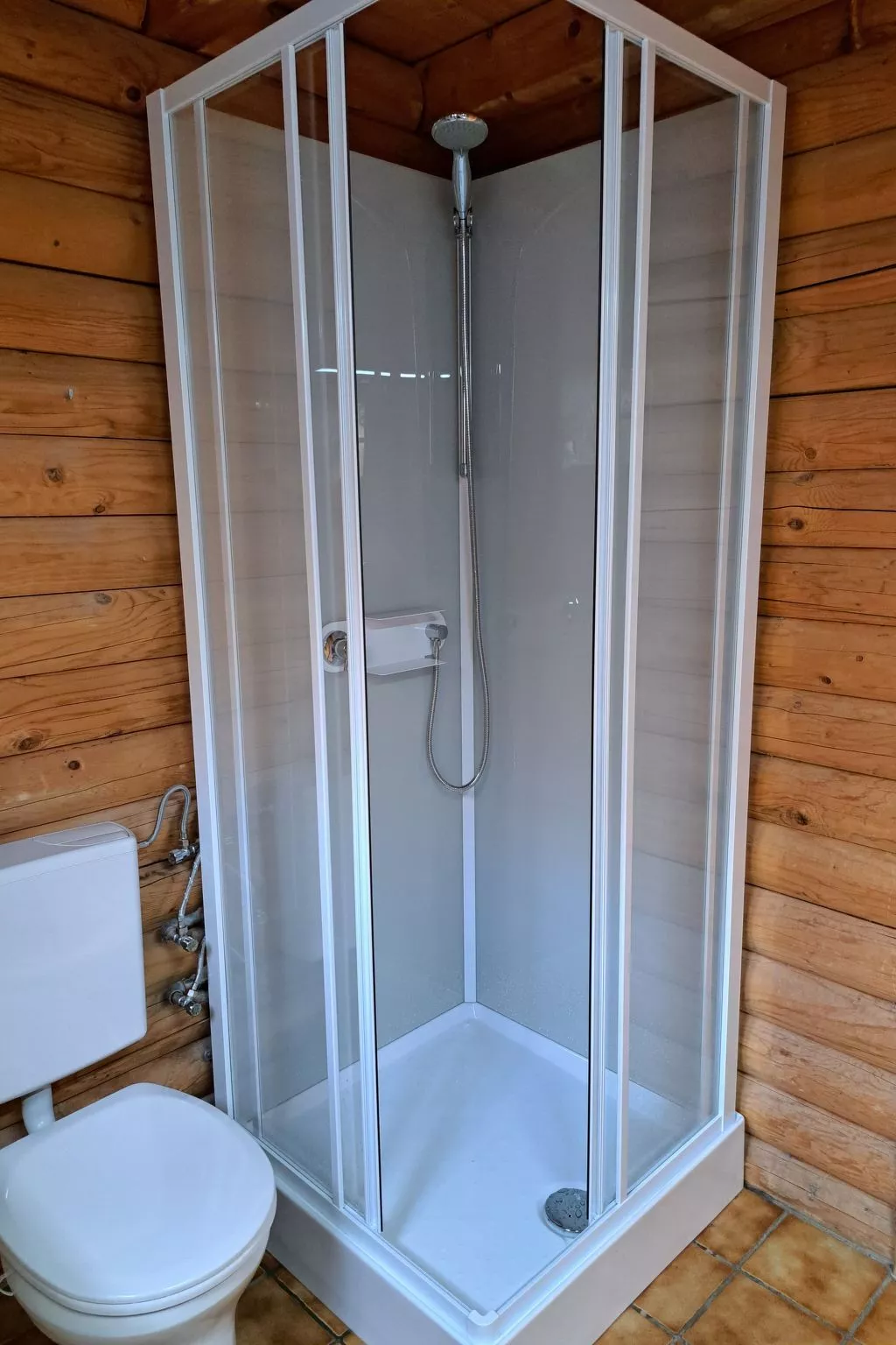 Blommen in Falkertsee-Outside